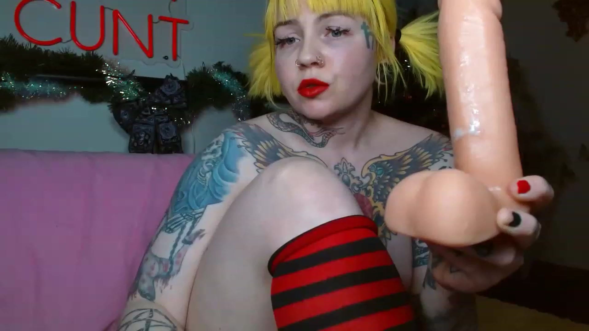Gallery image thumbnail from NecroNicki's myfreecams stream on, 12/13/2022, 04:21 image 12 of 20