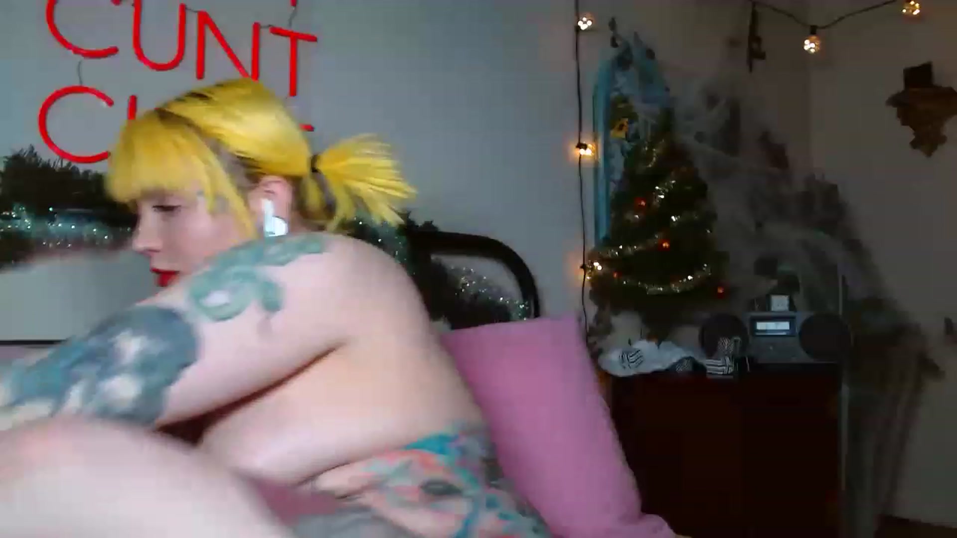 Gallery image thumbnail from NecroNicki's myfreecams stream on, 12/13/2022, 05:21 image 13 of 20