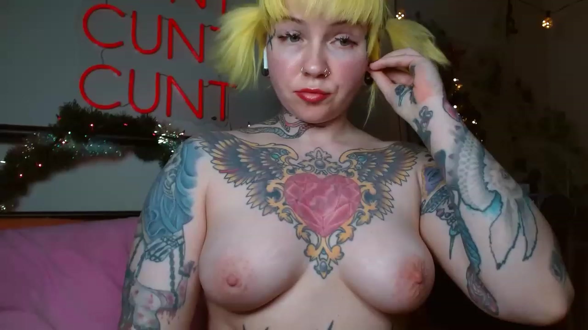 Gallery image thumbnail from NecroNicki's myfreecams stream on, 12/15/2022, 03:03 image 13 of 20
