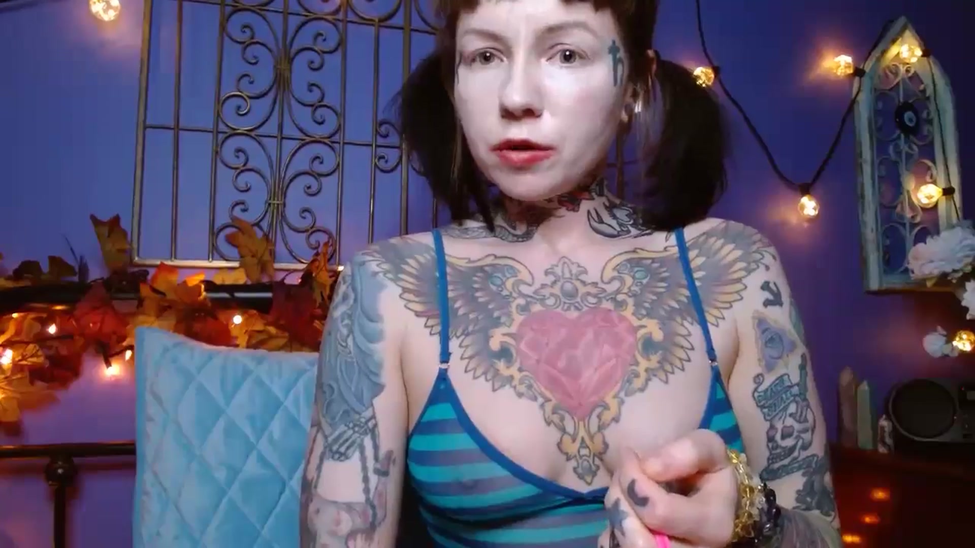 Gallery image thumbnail from NecroNicki's myfreecams stream on, 09/25/2024, 08:23 image 17 of 20