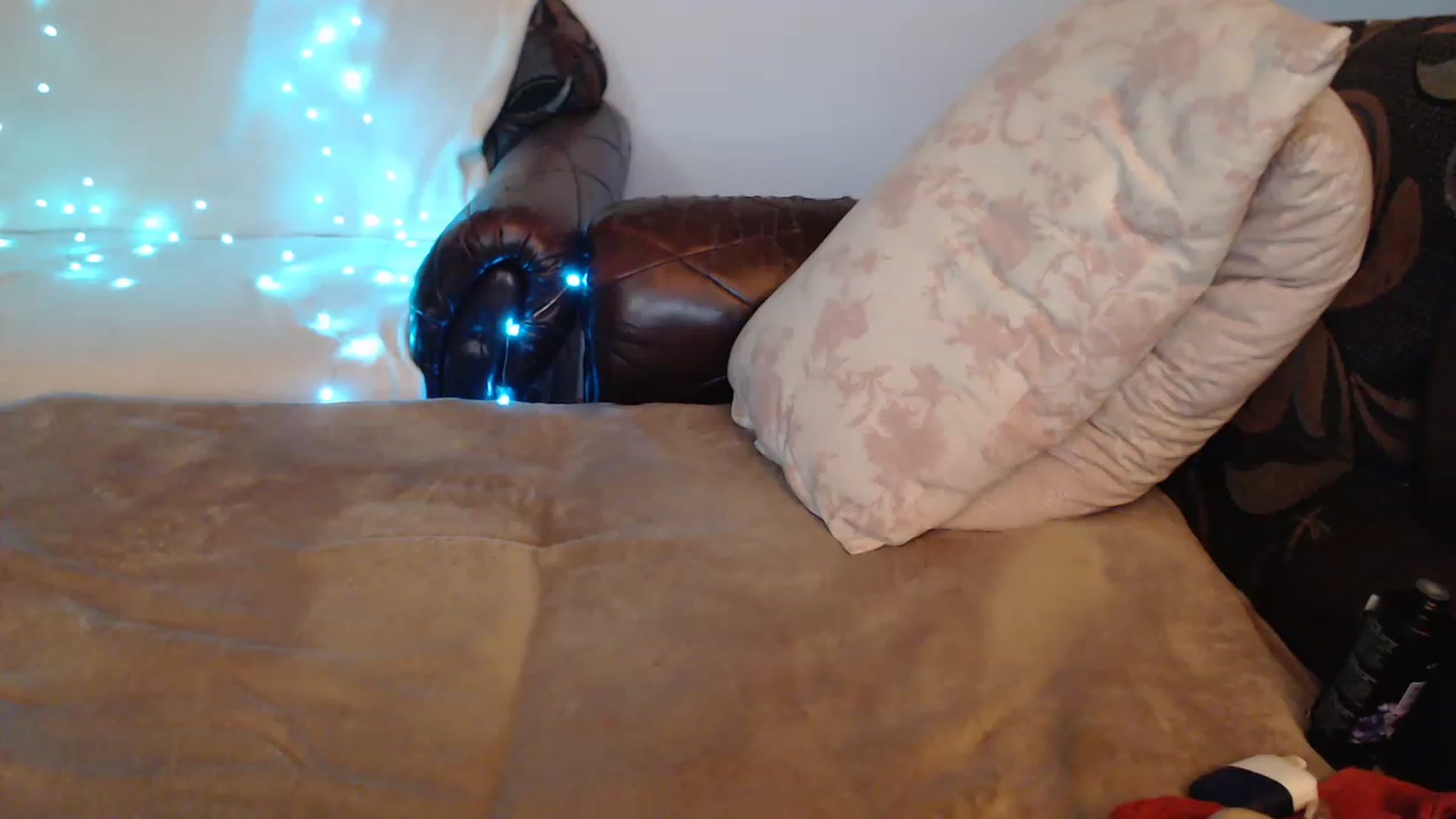 Gallery image thumbnail from Nefertitties's myfreecams stream on, 12/02/2022, 16:18 image 14 of 20