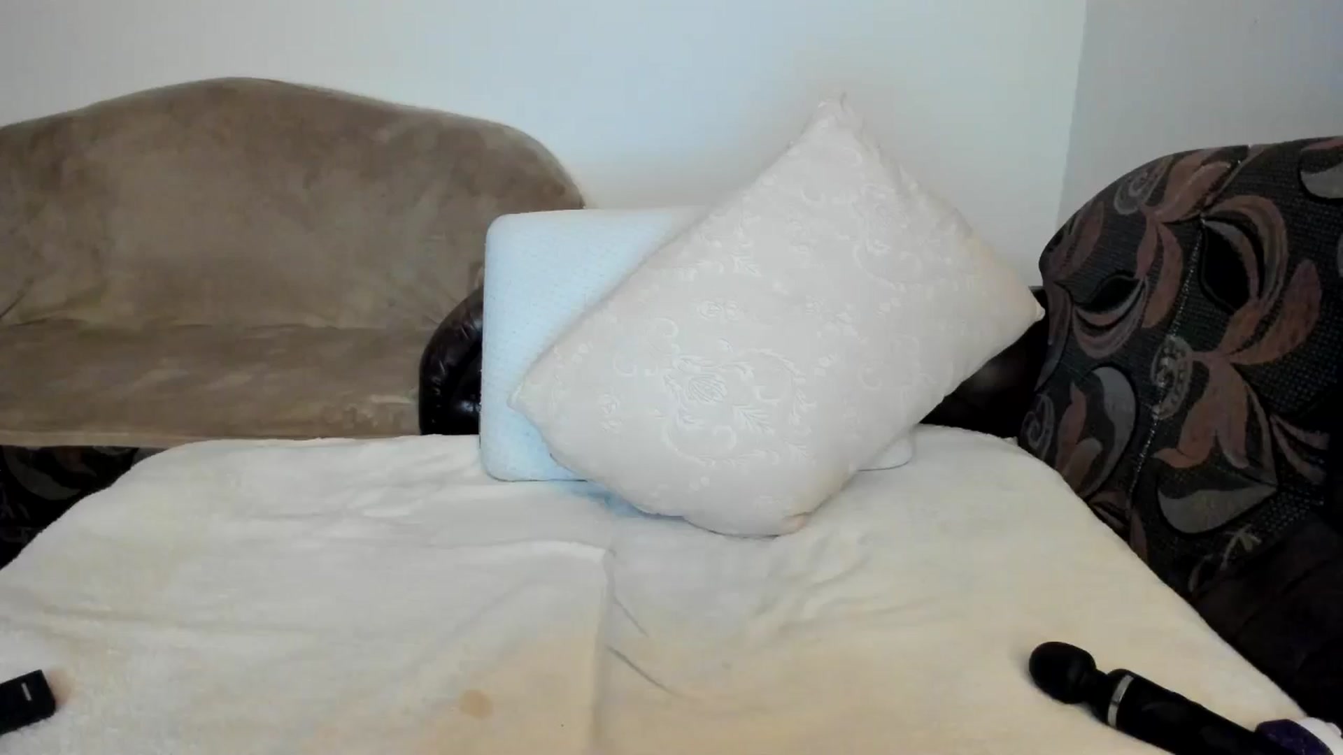 Gallery image thumbnail from Nefertitties's myfreecams stream on, 05/27/2024, 18:52 image 16 of 20