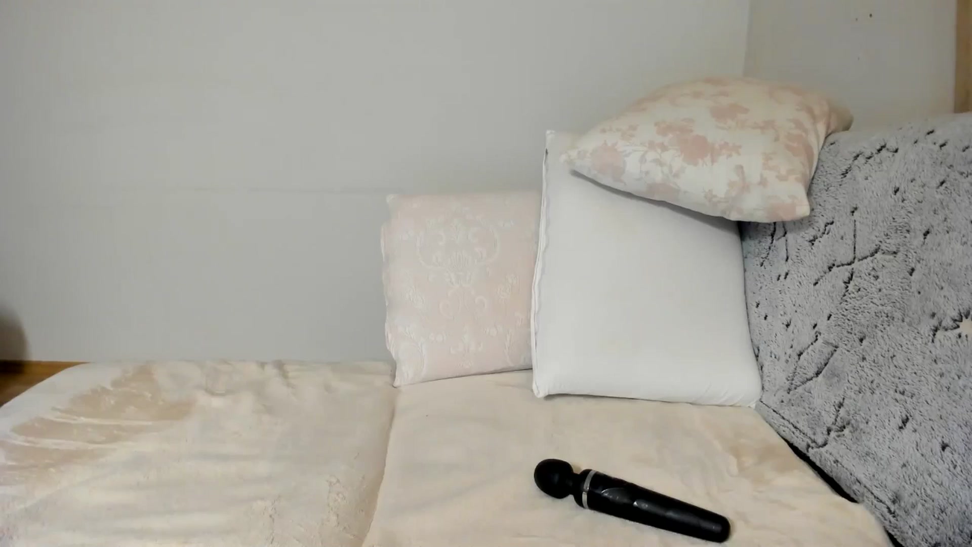 Gallery image thumbnail from Nefertitties's myfreecams stream on, 03/08/2025, 20:37 image 5 of 20