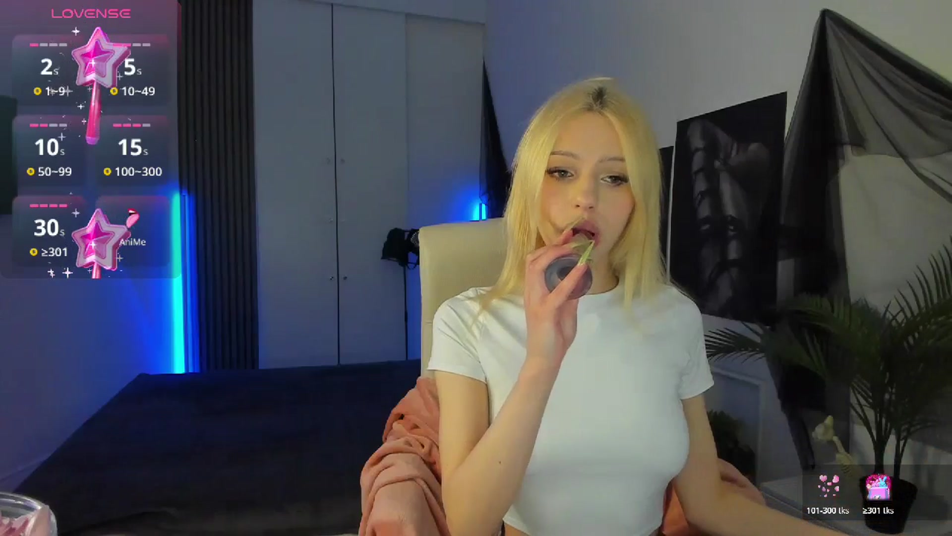 Gallery image thumbnail from NekoWhite's myfreecams stream on, 04/12/2026, 17:42 image 15 of 20