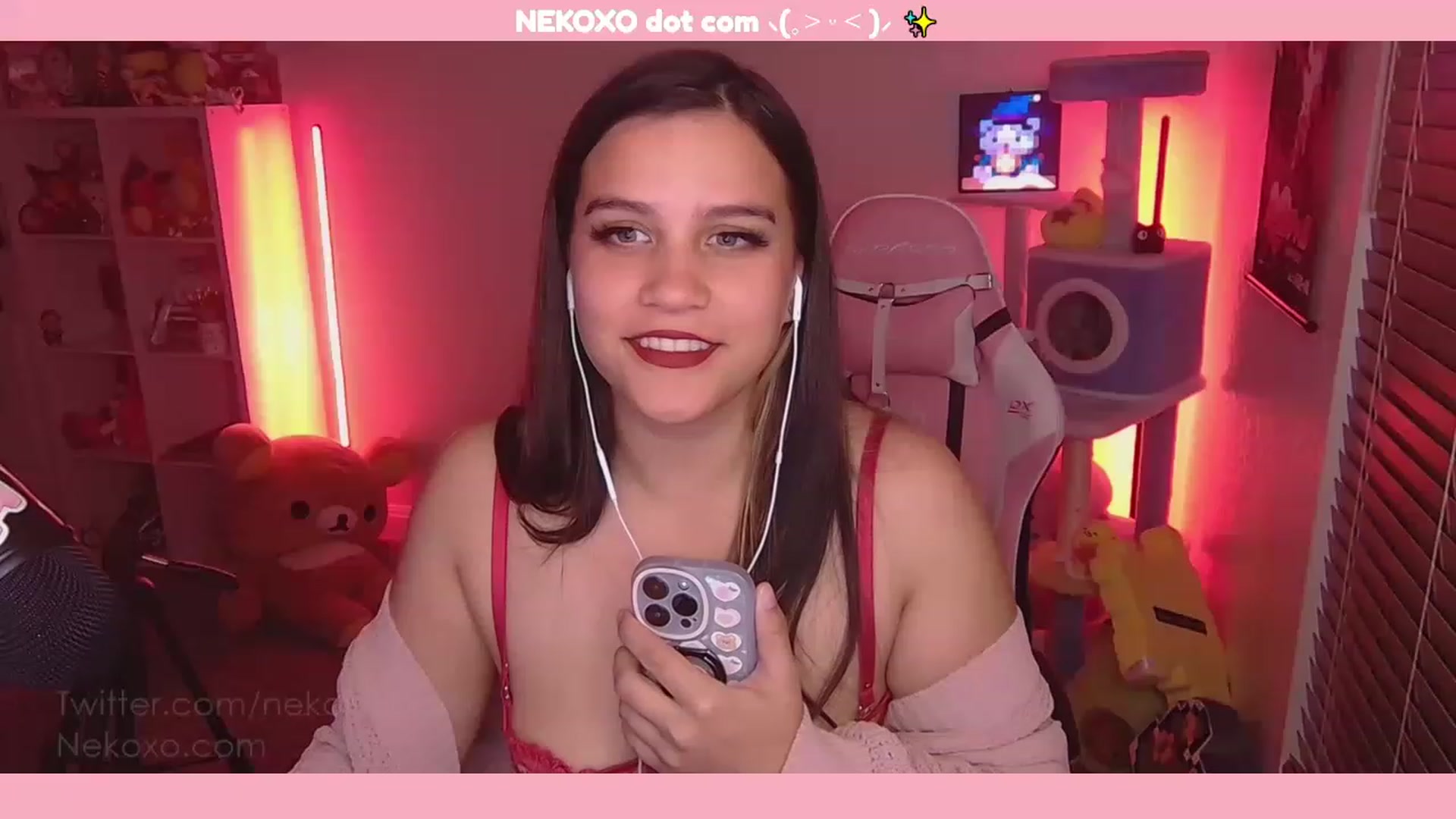Gallery image thumbnail from Nekobeanxo's myfreecams stream on, 11/17/2022, 04:34 image 12 of 20