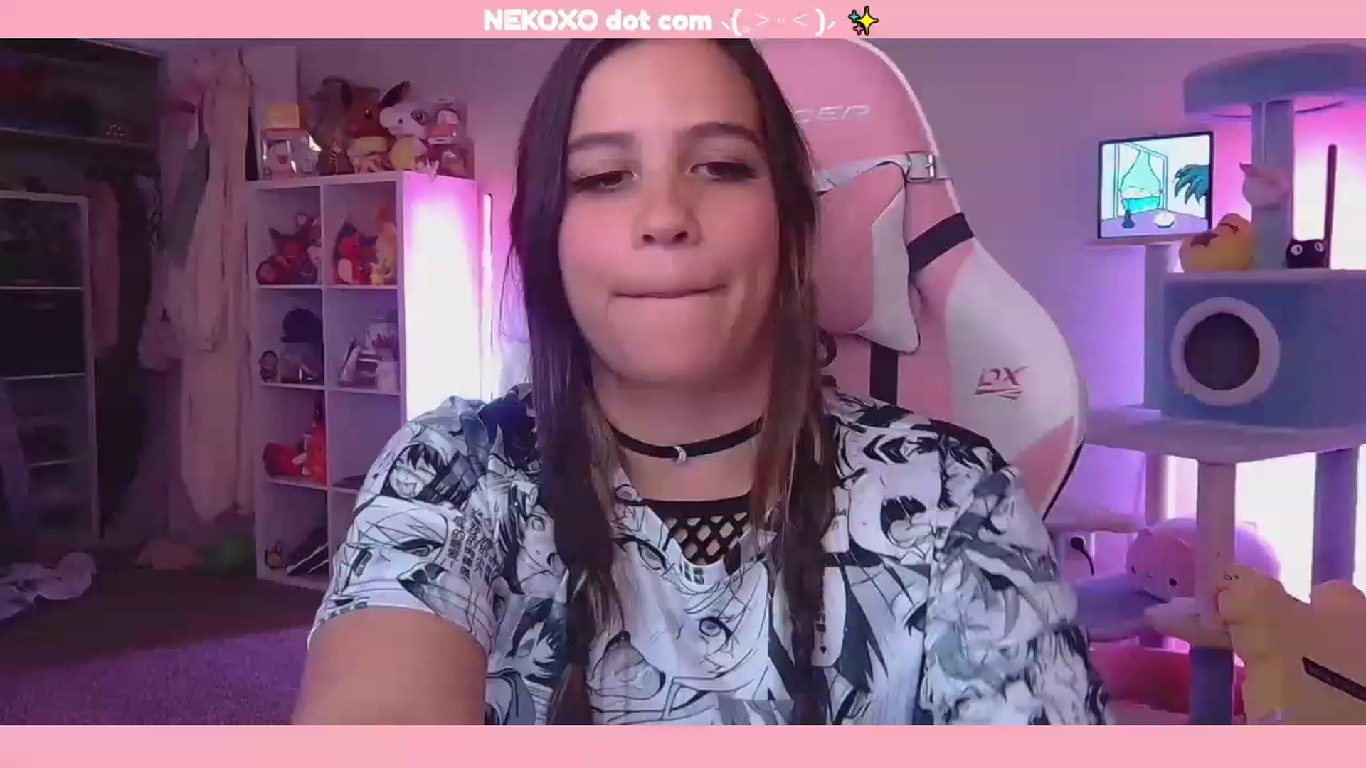 Gallery image thumbnail from Nekobeanxo's myfreecams stream on, 11/22/2022, 03:22 image 3 of 20