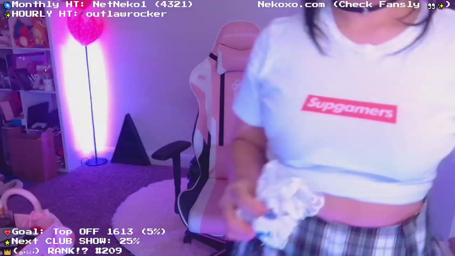 Gallery image thumbnail from Nekobeanxo's myfreecams stream on, 06/20/2023, 04:54 image 8 of 20