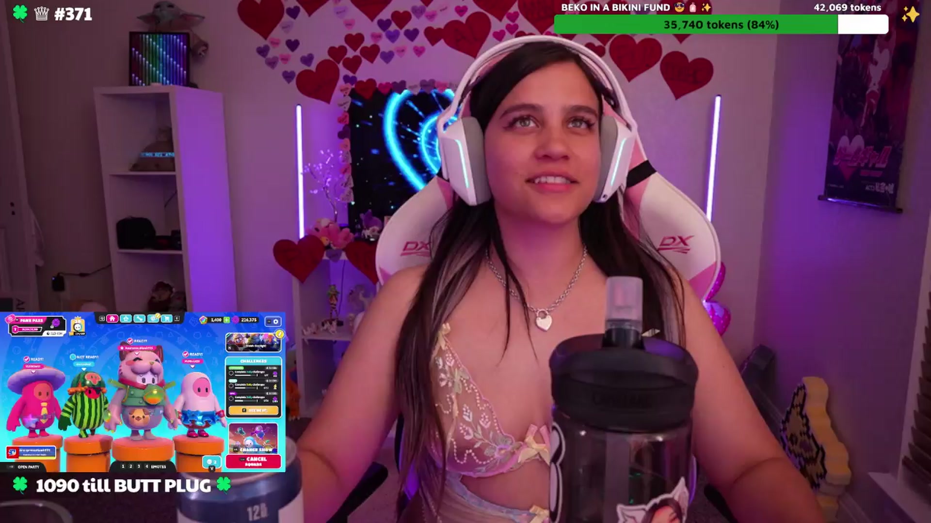 Gallery image thumbnail from Nekobeanxo's myfreecams stream on, 03/30/2024, 08:33 image 18 of 20