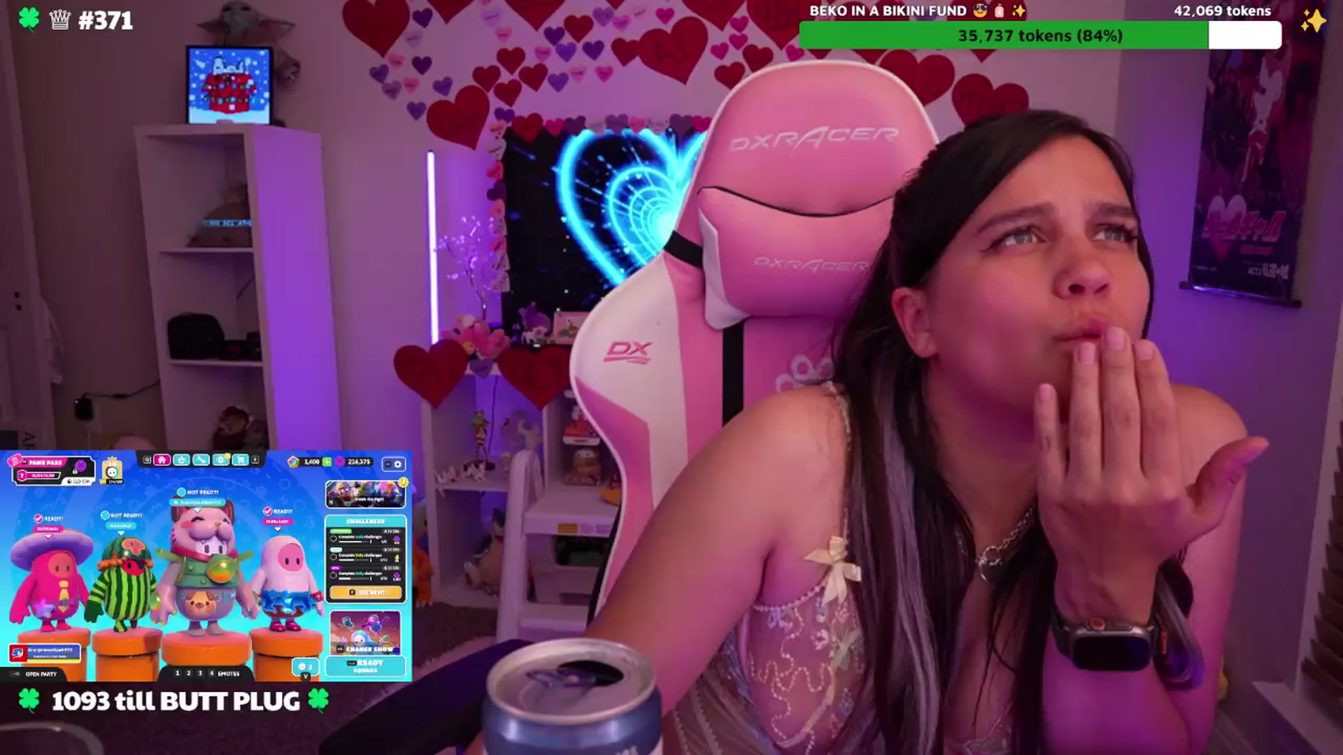 Gallery image thumbnail from Nekobeanxo's myfreecams stream on, 03/30/2024, 08:33 image 15 of 20