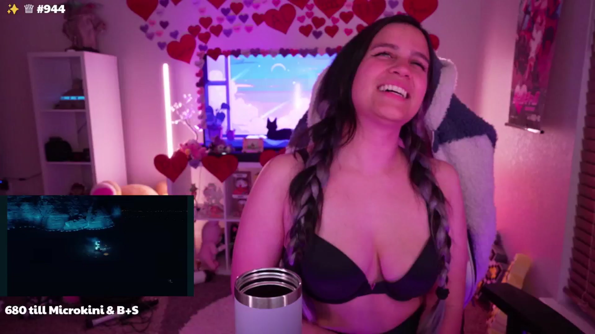 Gallery image thumbnail from Nekobeanxo's myfreecams stream on, 04/19/2024, 06:06 image 6 of 20