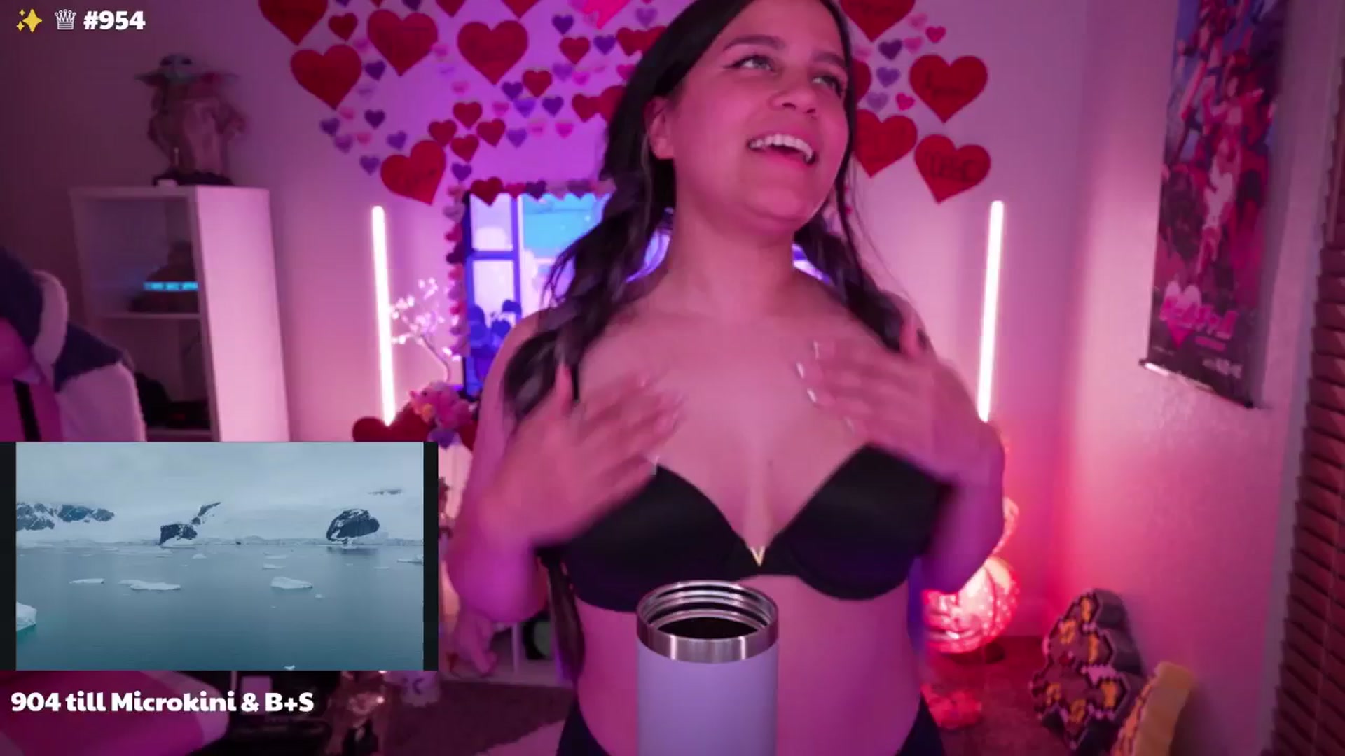 Gallery image thumbnail from Nekobeanxo's myfreecams stream on, 04/19/2024, 06:06 image 1 of 20