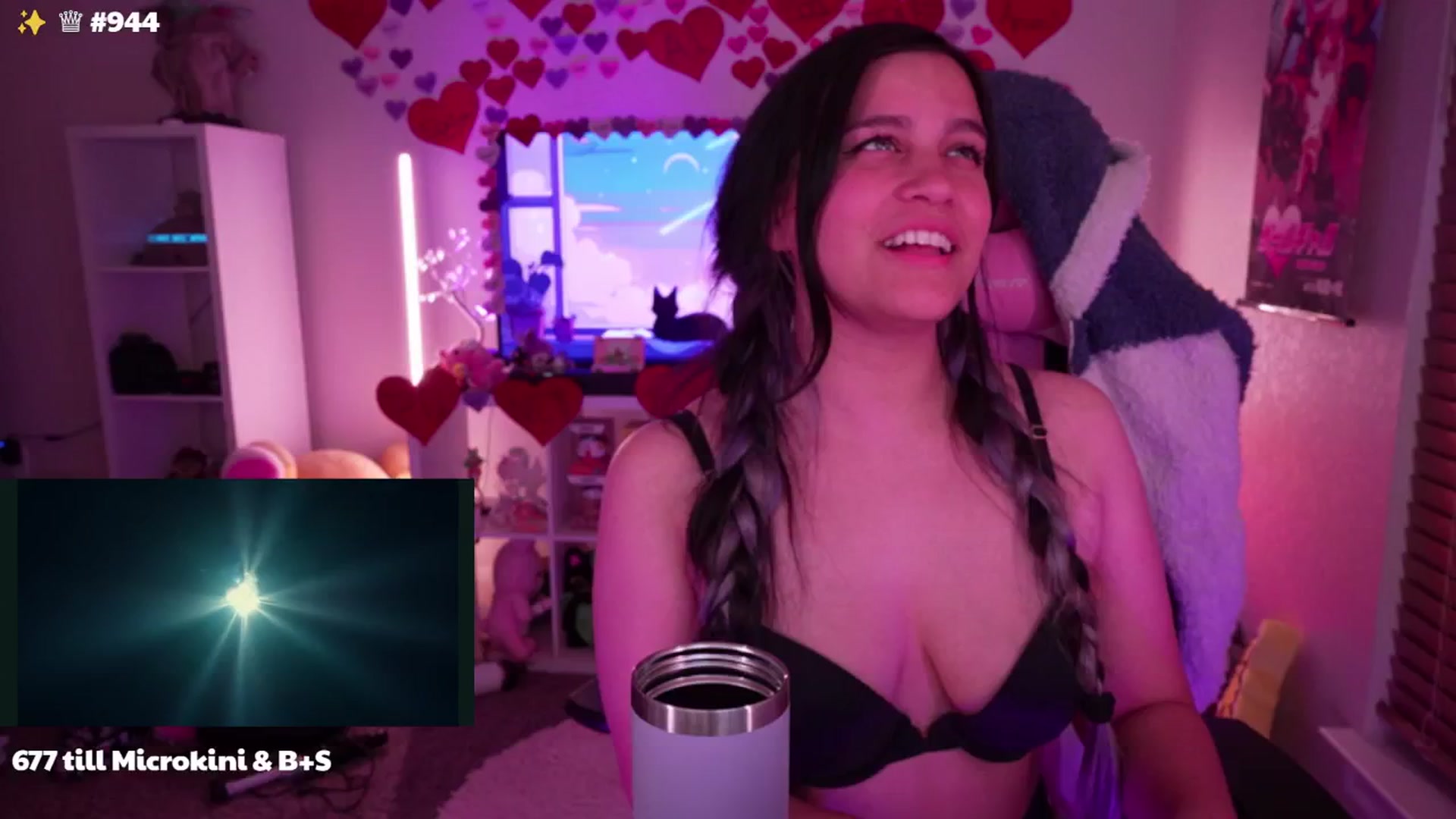 Gallery image thumbnail from Nekobeanxo's myfreecams stream on, 04/19/2024, 06:06 image 9 of 20