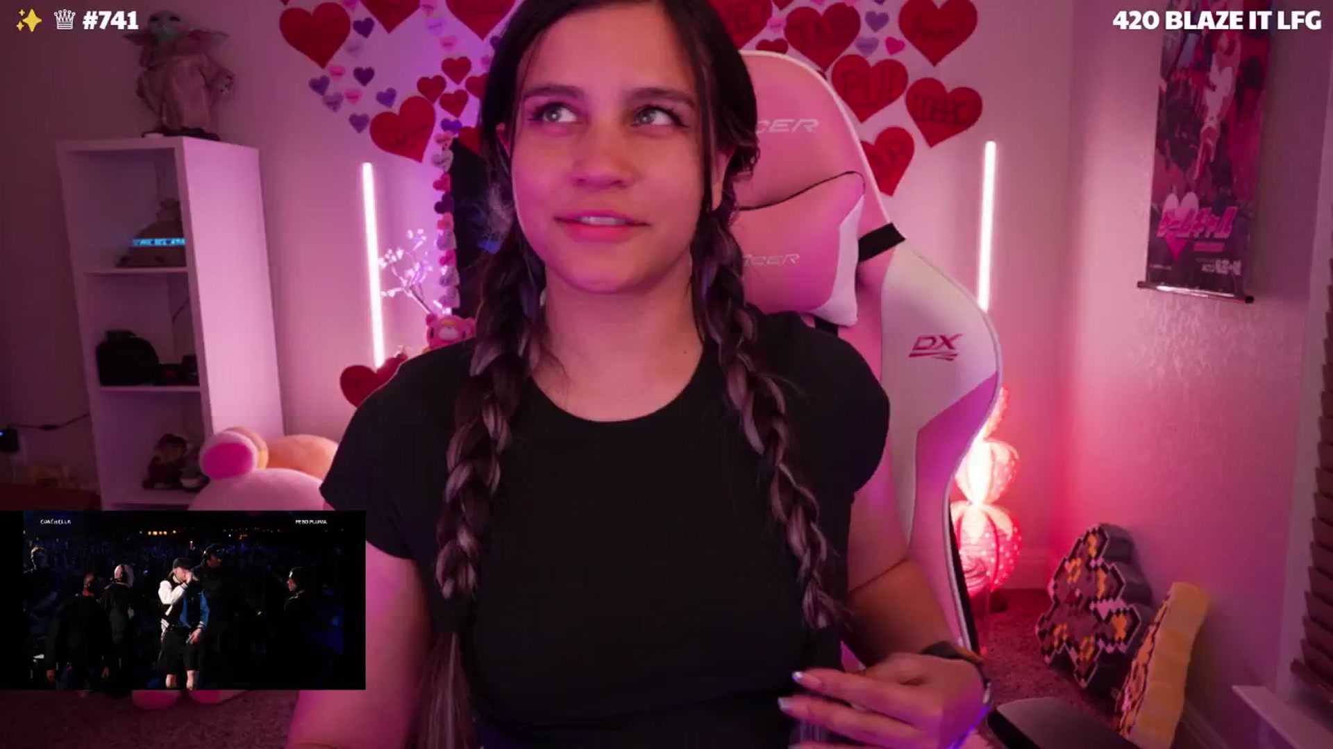 Gallery image thumbnail from Nekobeanxo's myfreecams stream on, 04/20/2024, 05:55 image 2 of 20