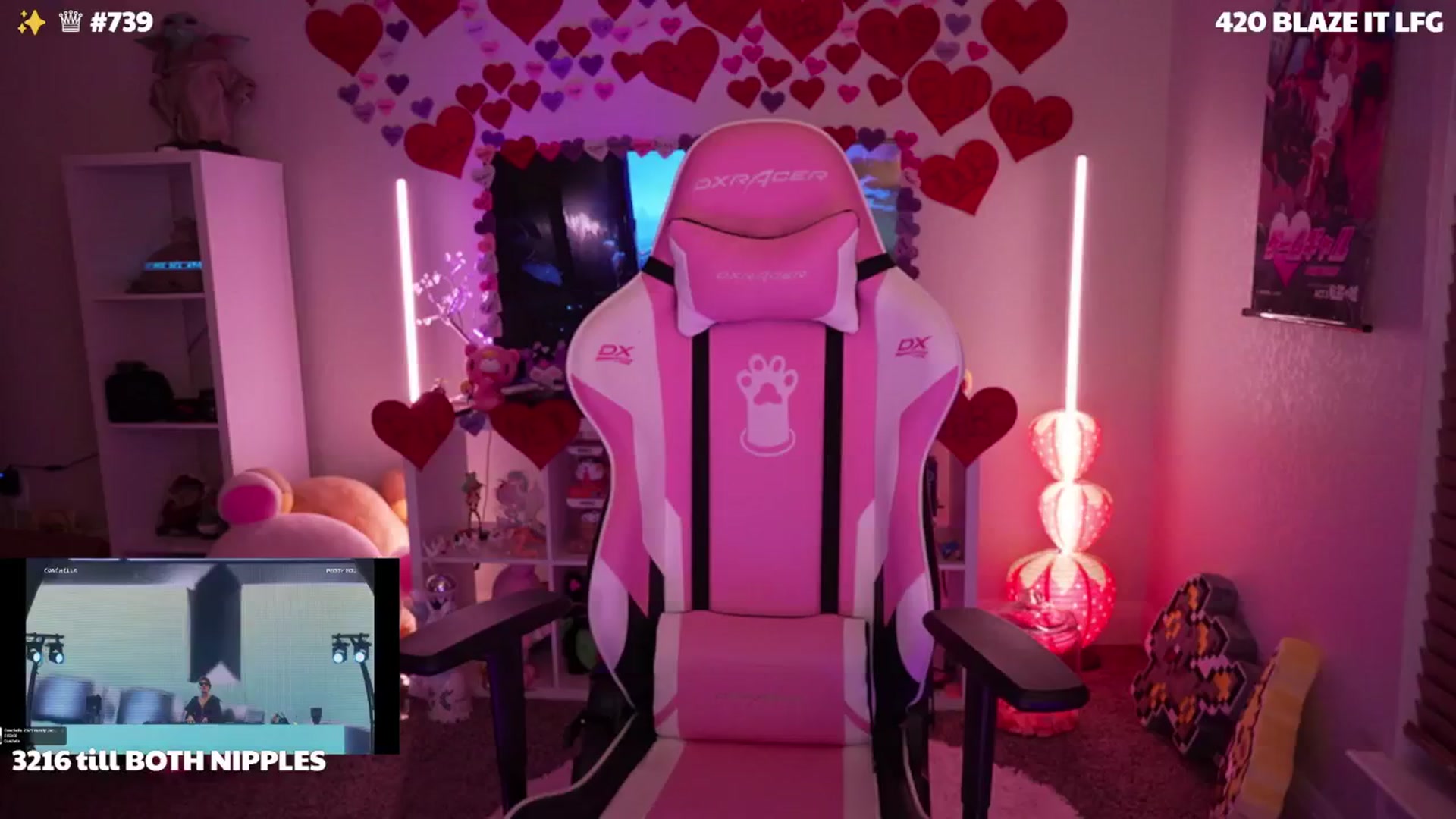 Gallery image thumbnail from Nekobeanxo's myfreecams stream on, 04/20/2024, 05:55 image 9 of 20