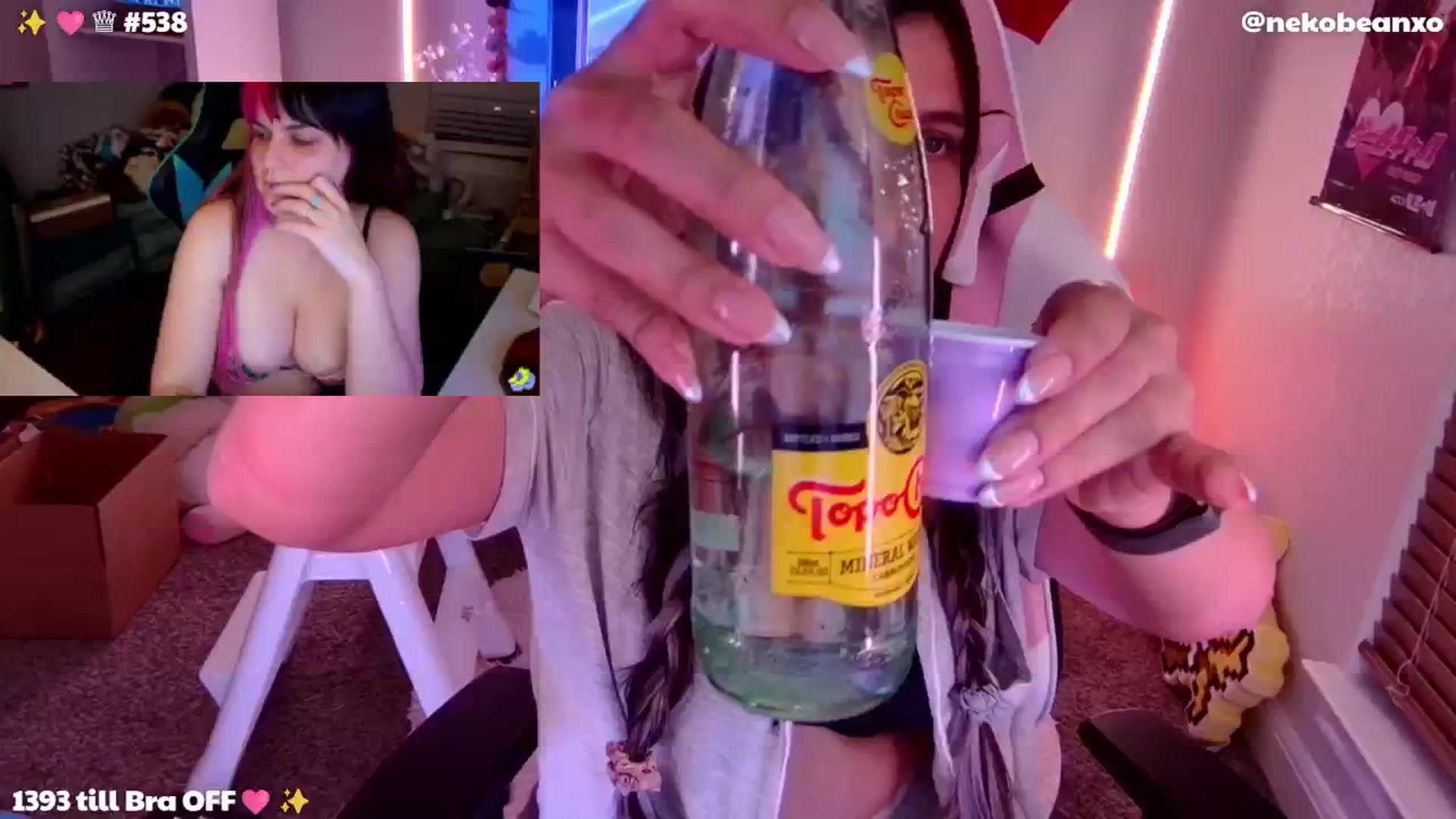 Gallery image thumbnail from Nekobeanxo's myfreecams stream on, 04/29/2024, 05:16 image 20 of 20