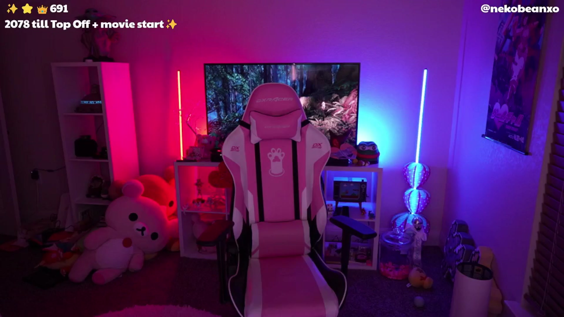 Gallery image thumbnail from Nekobeanxo's myfreecams stream on, 05/05/2024, 05:10 image 10 of 20