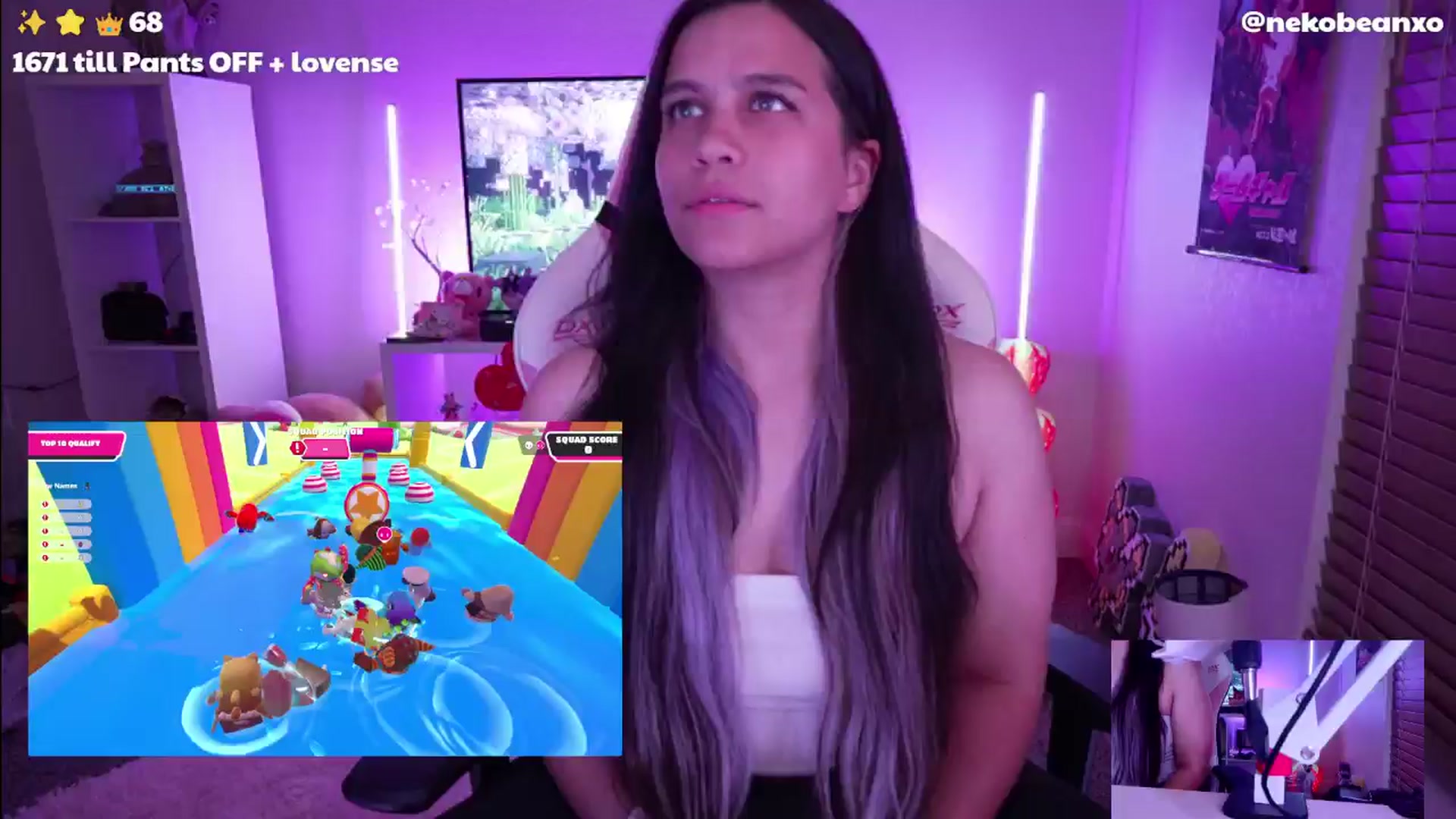 Gallery image thumbnail from Nekobeanxo's myfreecams stream on, 05/06/2024, 10:39 image 18 of 20