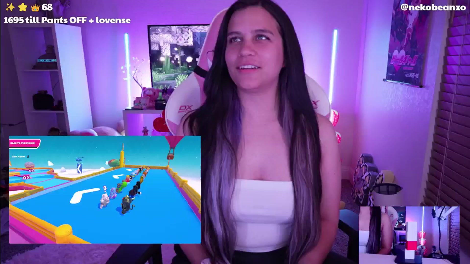 Gallery image thumbnail from Nekobeanxo's myfreecams stream on, 05/06/2024, 10:39 image 15 of 20