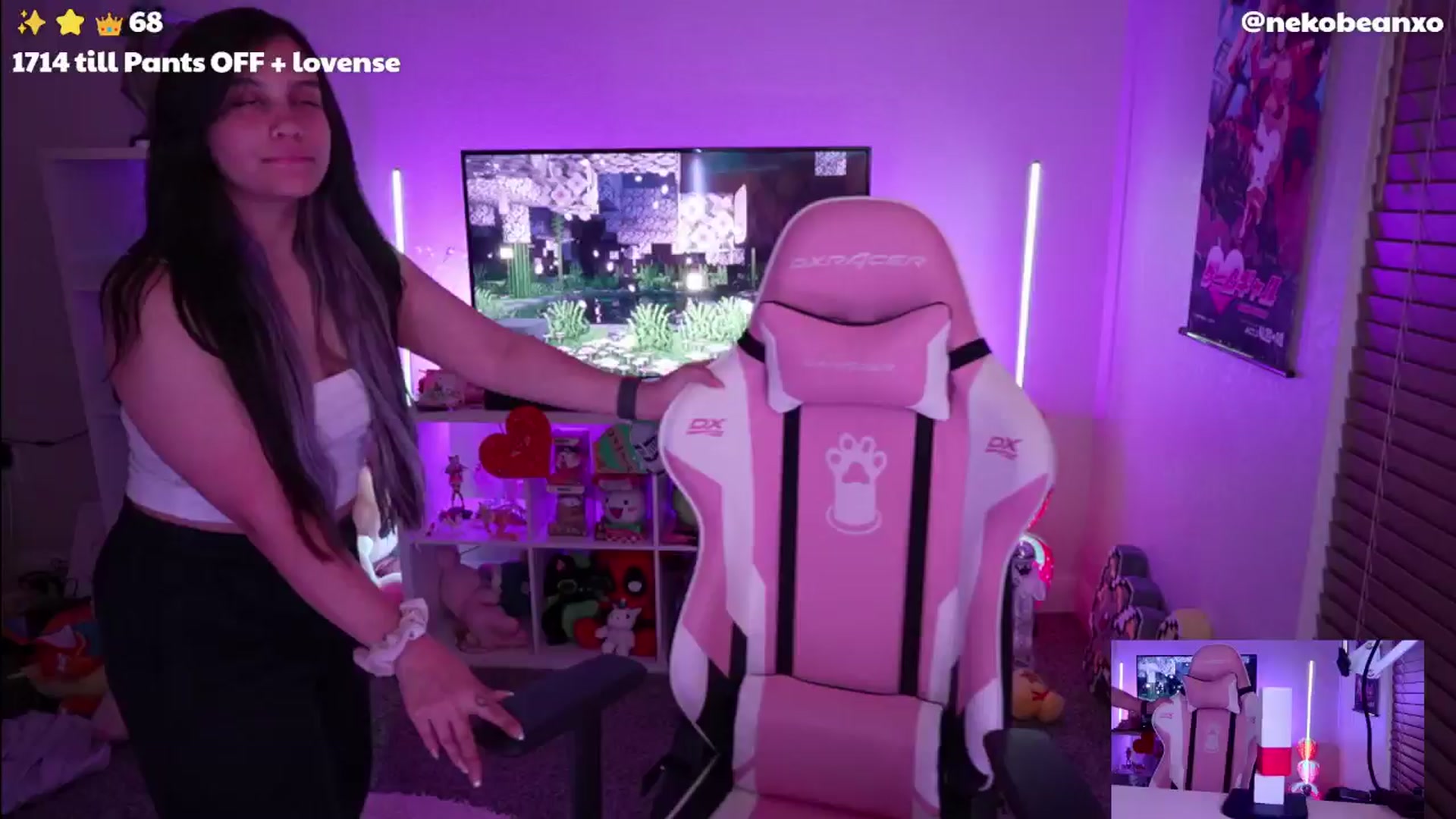 Gallery image thumbnail from Nekobeanxo's myfreecams stream on, 05/06/2024, 10:39 image 10 of 20