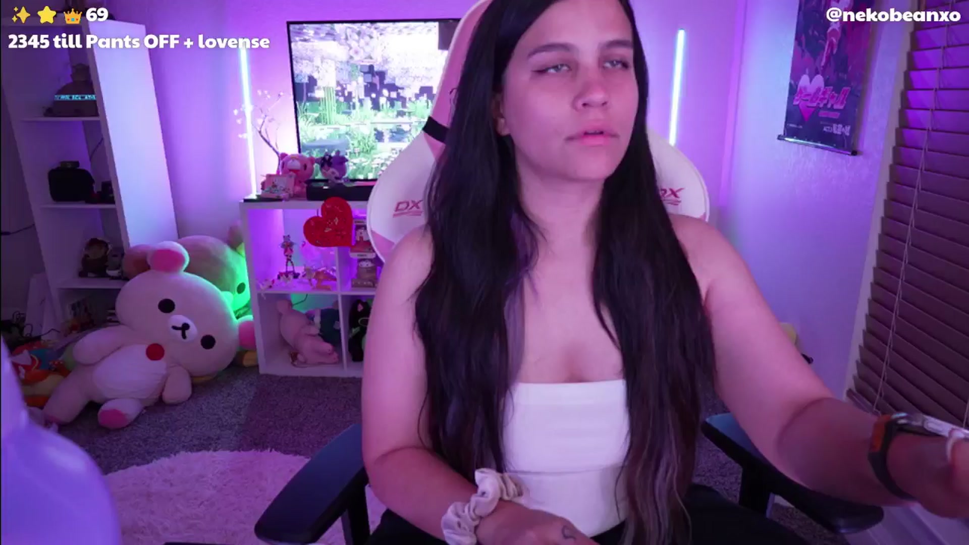 Gallery image thumbnail from Nekobeanxo's myfreecams stream on, 05/06/2024, 10:39 image 1 of 20