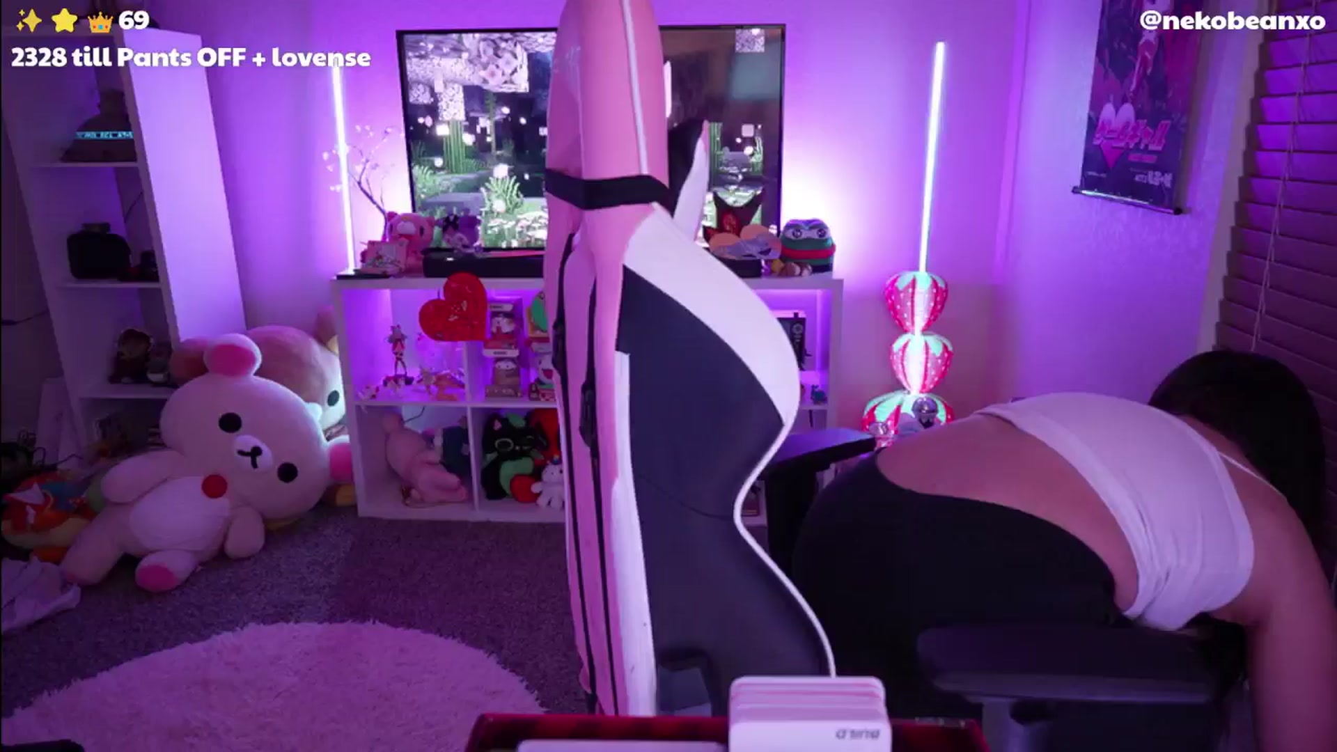 Gallery image thumbnail from Nekobeanxo's myfreecams stream on, 05/06/2024, 10:39 image 3 of 20