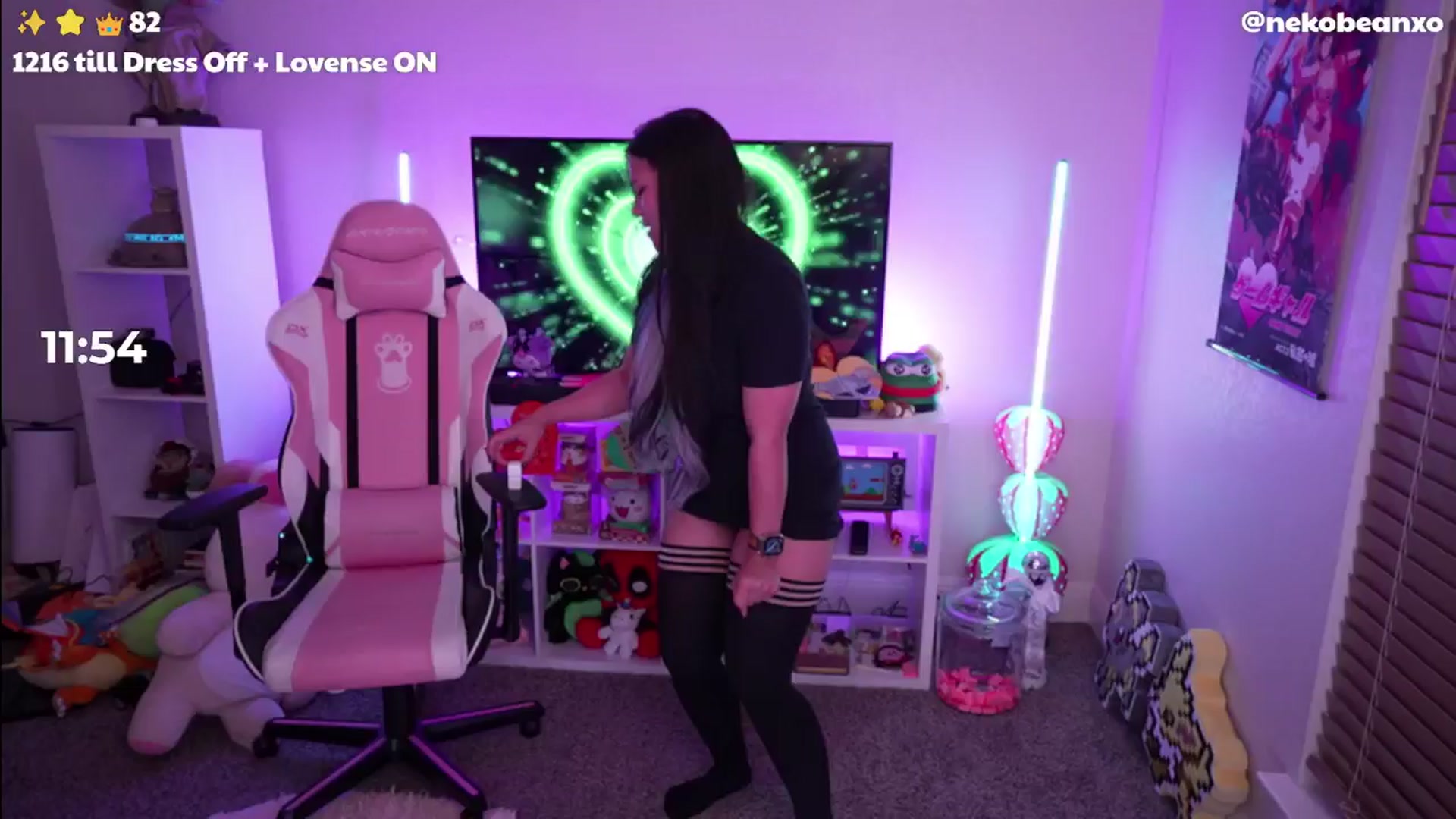 Gallery image thumbnail from Nekobeanxo's myfreecams stream on, 05/10/2024, 04:36 image 11 of 20