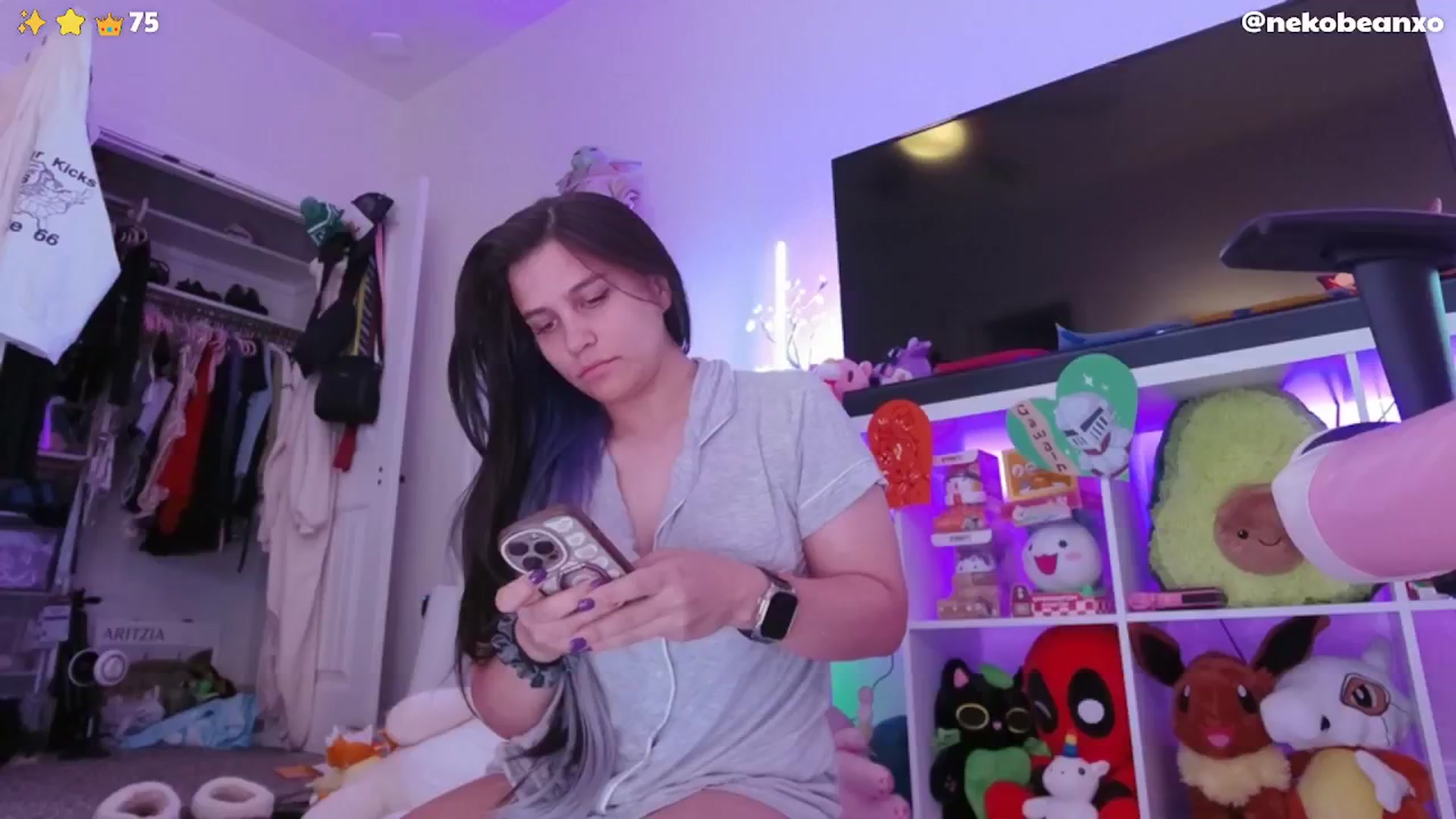 Gallery image thumbnail from Nekobeanxo's myfreecams stream on, 05/13/2024, 05:27 image 1 of 20