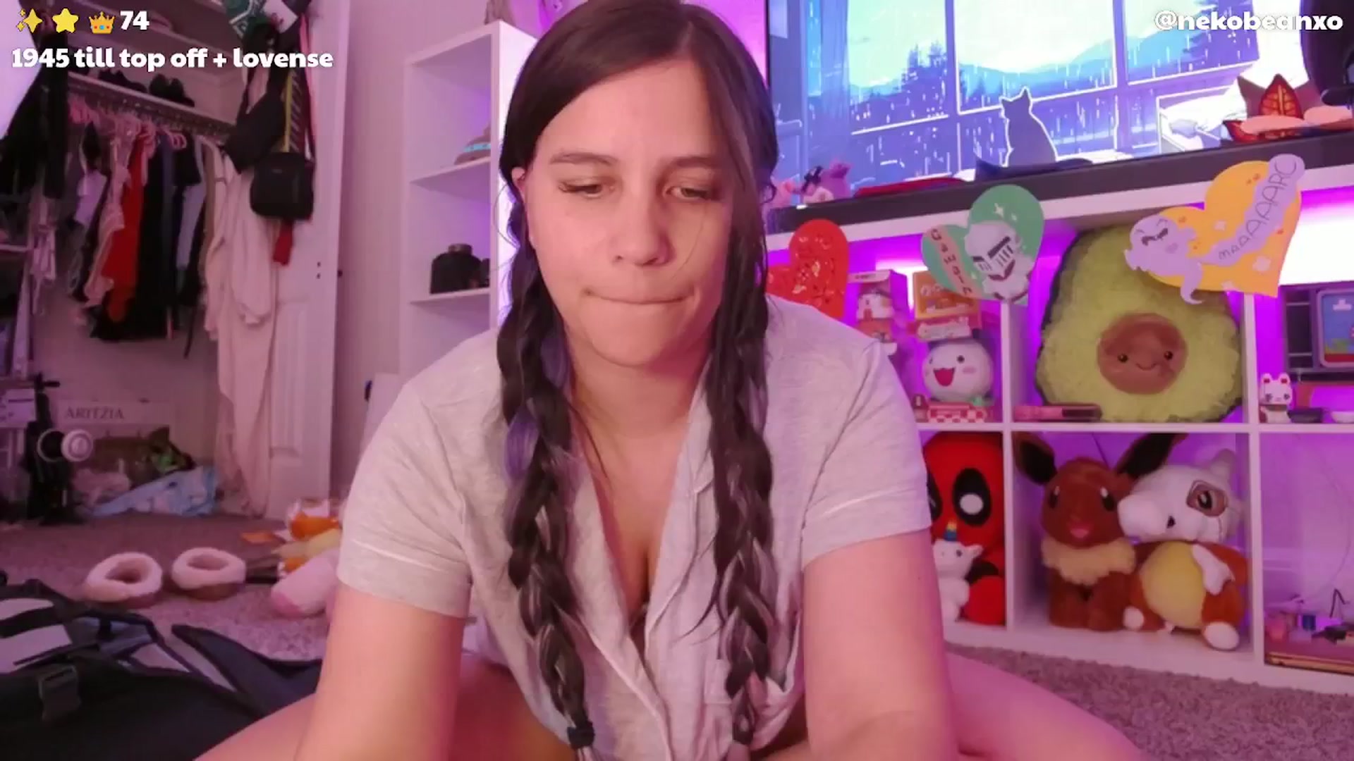 Gallery image thumbnail from Nekobeanxo's myfreecams stream on, 05/13/2024, 05:27 image 14 of 20