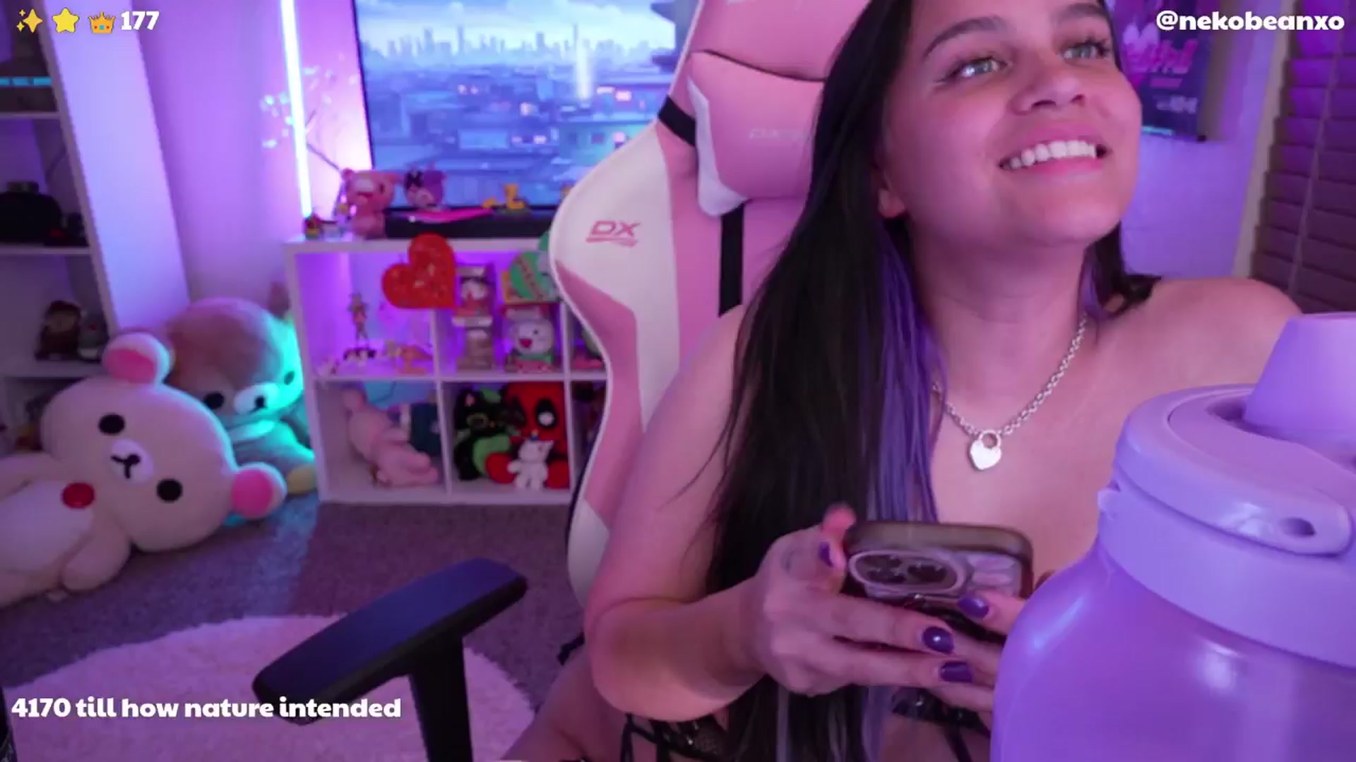 Gallery image thumbnail from Nekobeanxo's myfreecams stream on, 06/01/2024, 07:43 image 19 of 20