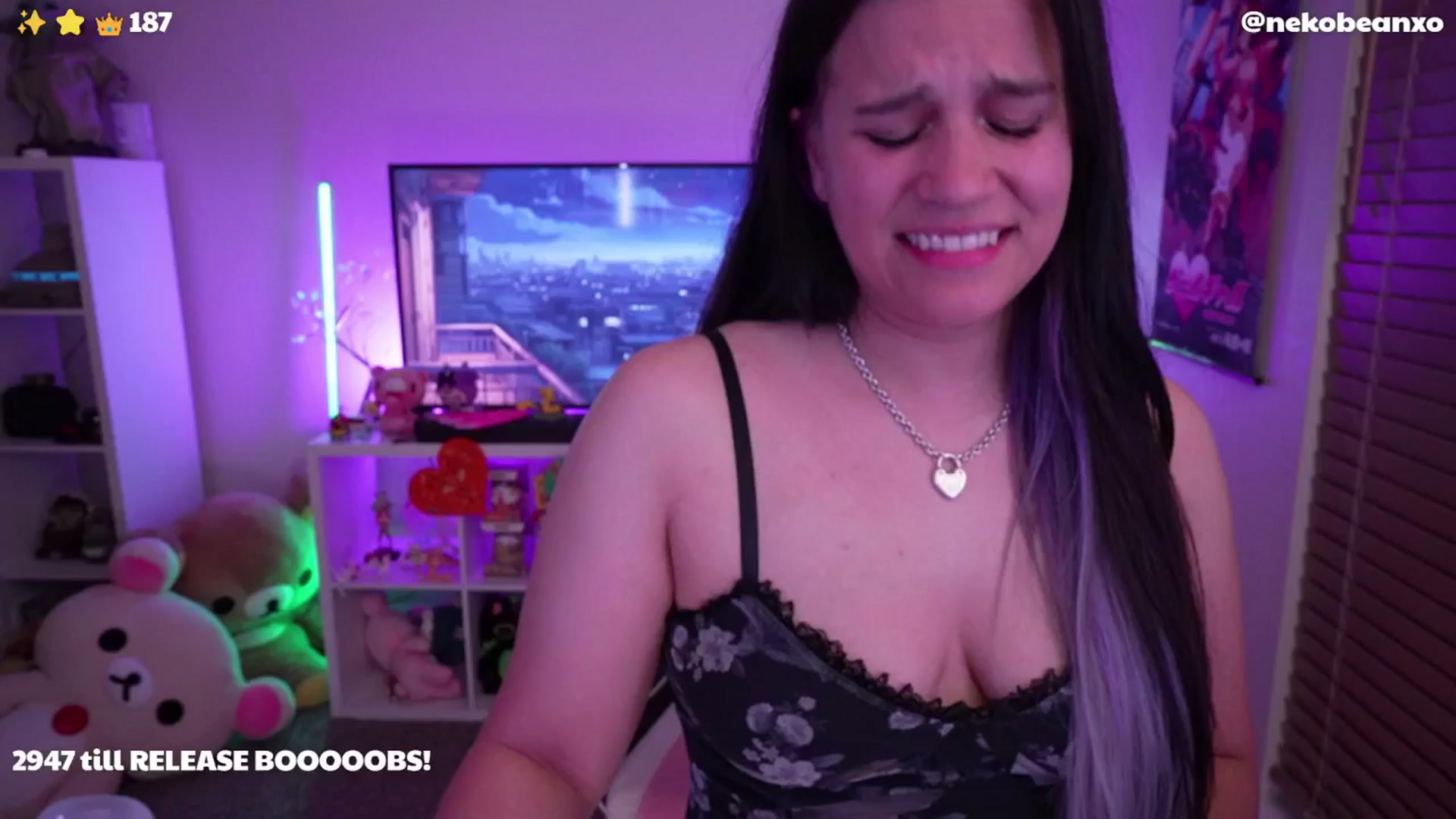 Gallery image thumbnail from Nekobeanxo's myfreecams stream on, 06/01/2024, 07:43 image 7 of 20