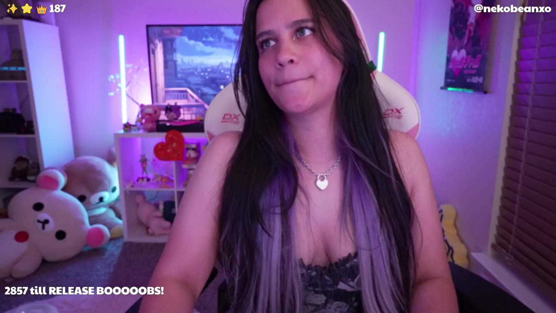 Gallery image thumbnail from Nekobeanxo's myfreecams stream on, 06/01/2024, 07:43 image 8 of 20