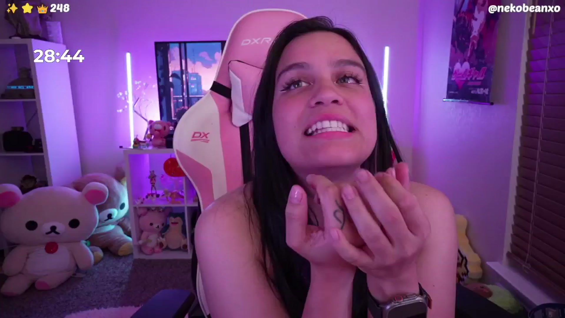 Gallery image thumbnail from Nekobeanxo's myfreecams stream on, 06/12/2024, 07:24 image 19 of 20