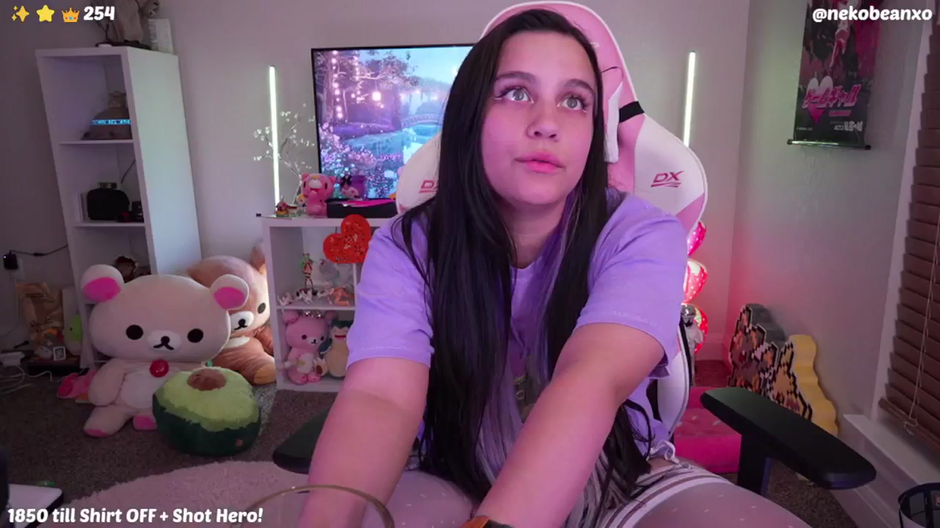 Gallery image thumbnail from Nekobeanxo's myfreecams stream on, 06/13/2024, 07:22 image 6 of 20
