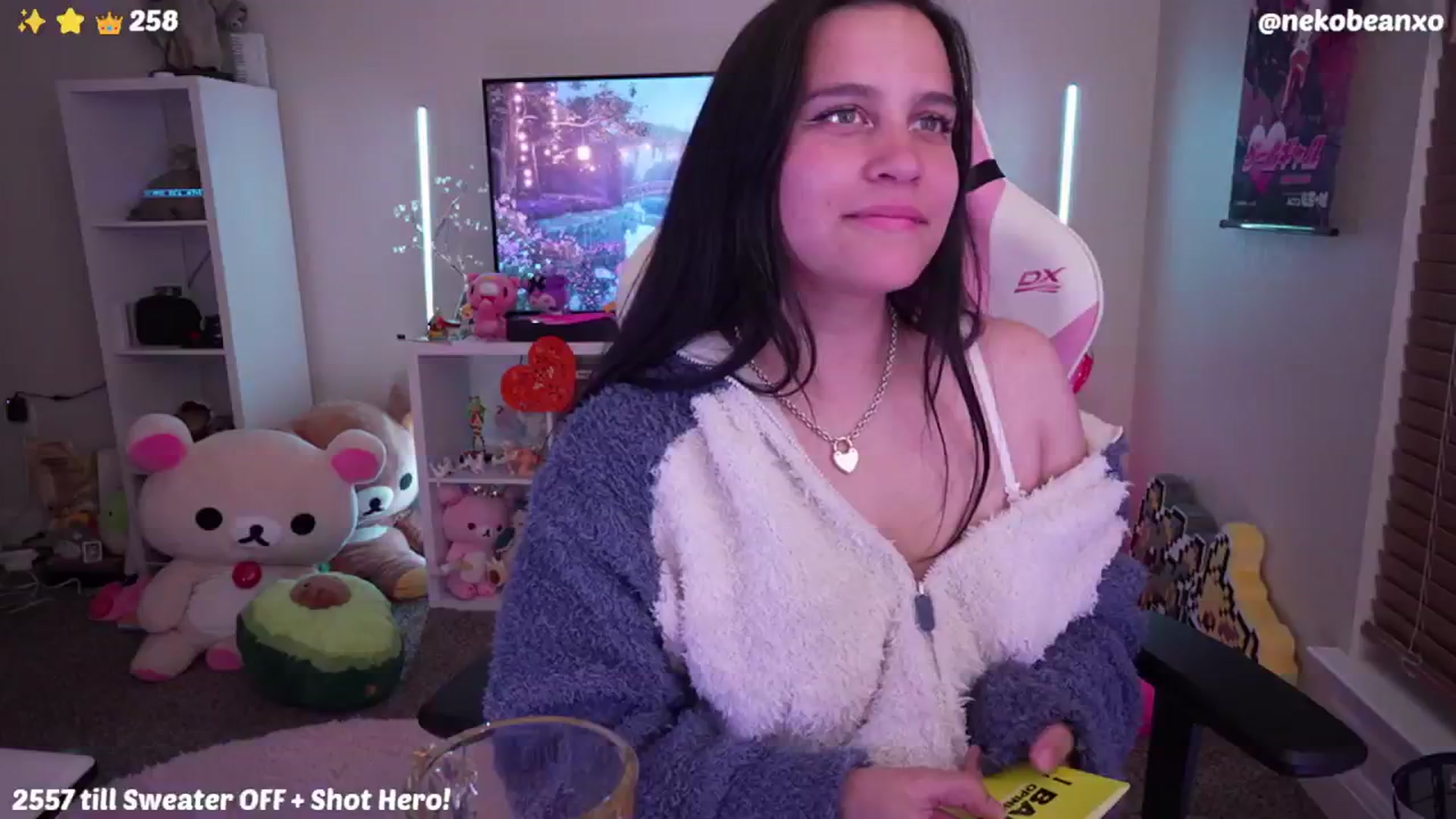 Gallery image thumbnail from Nekobeanxo's myfreecams stream on, 06/13/2024, 07:22 image 3 of 20