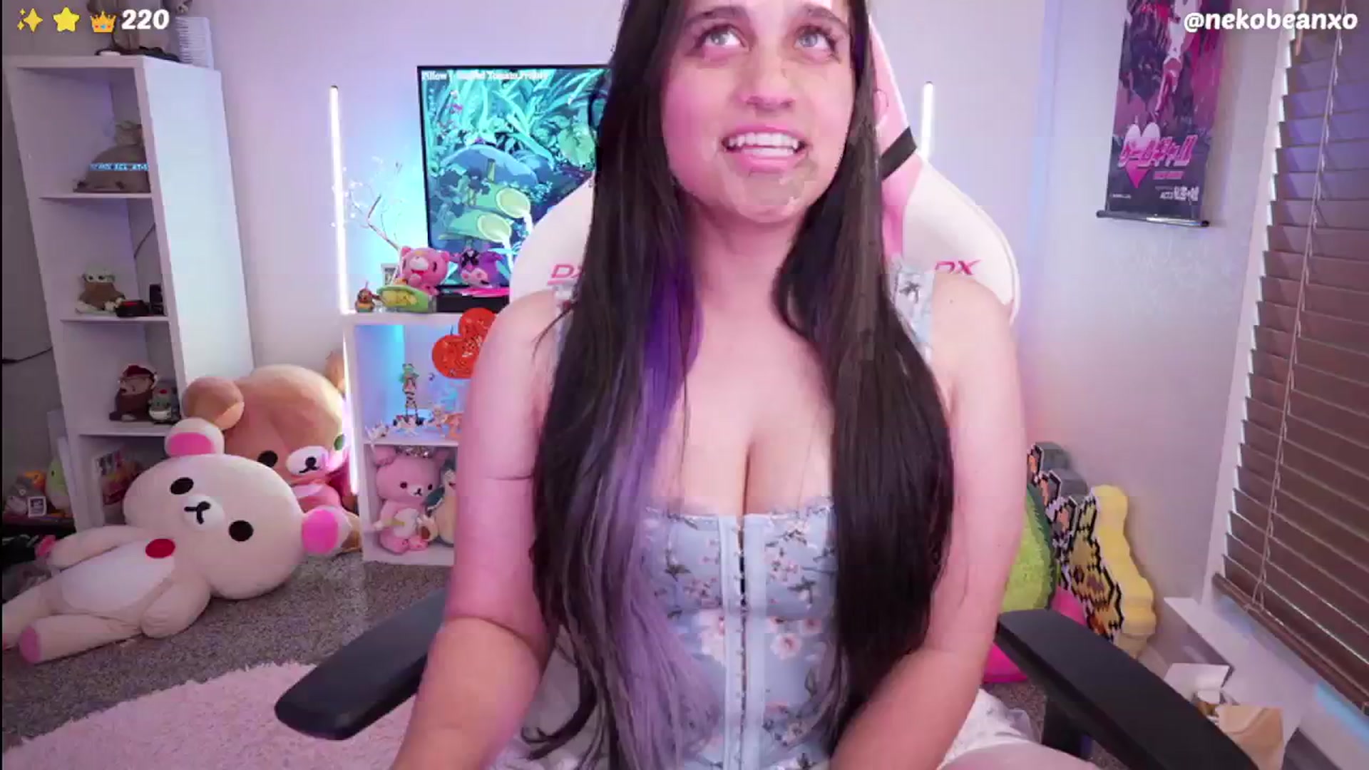 Gallery image thumbnail from Nekobeanxo's myfreecams stream on, 06/30/2024, 24:50 image 18 of 20