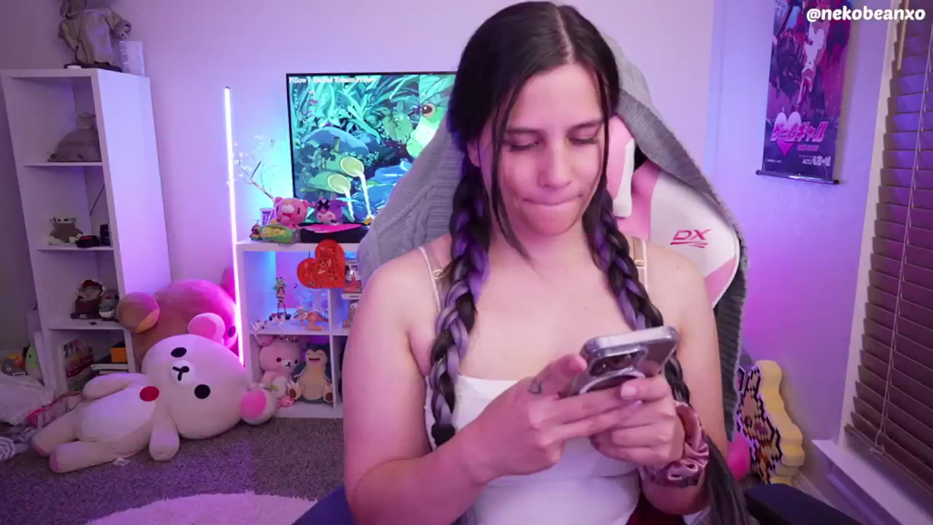 Gallery image thumbnail from Nekobeanxo's myfreecams stream on, 07/08/2024, 04:12 image 2 of 20