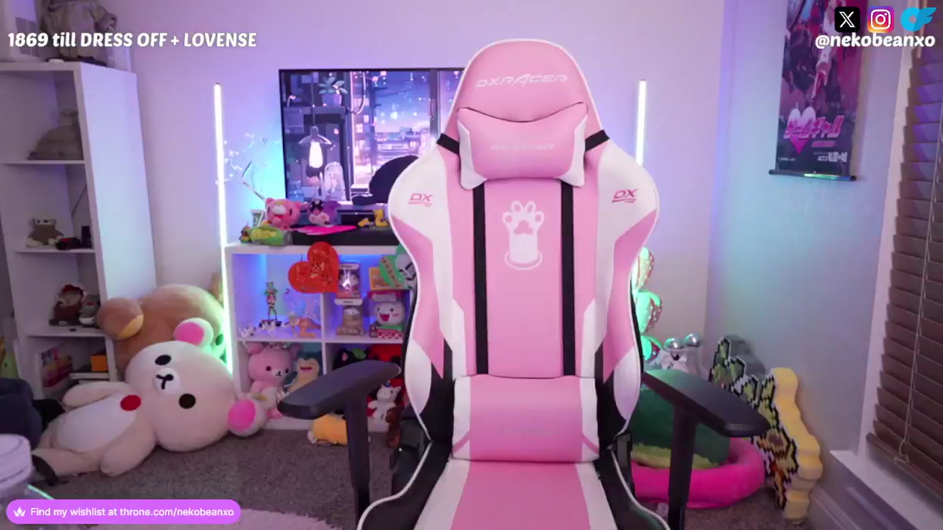 Gallery image thumbnail from Nekobeanxo's myfreecams stream on, 07/17/2024, 02:49 image 3 of 20