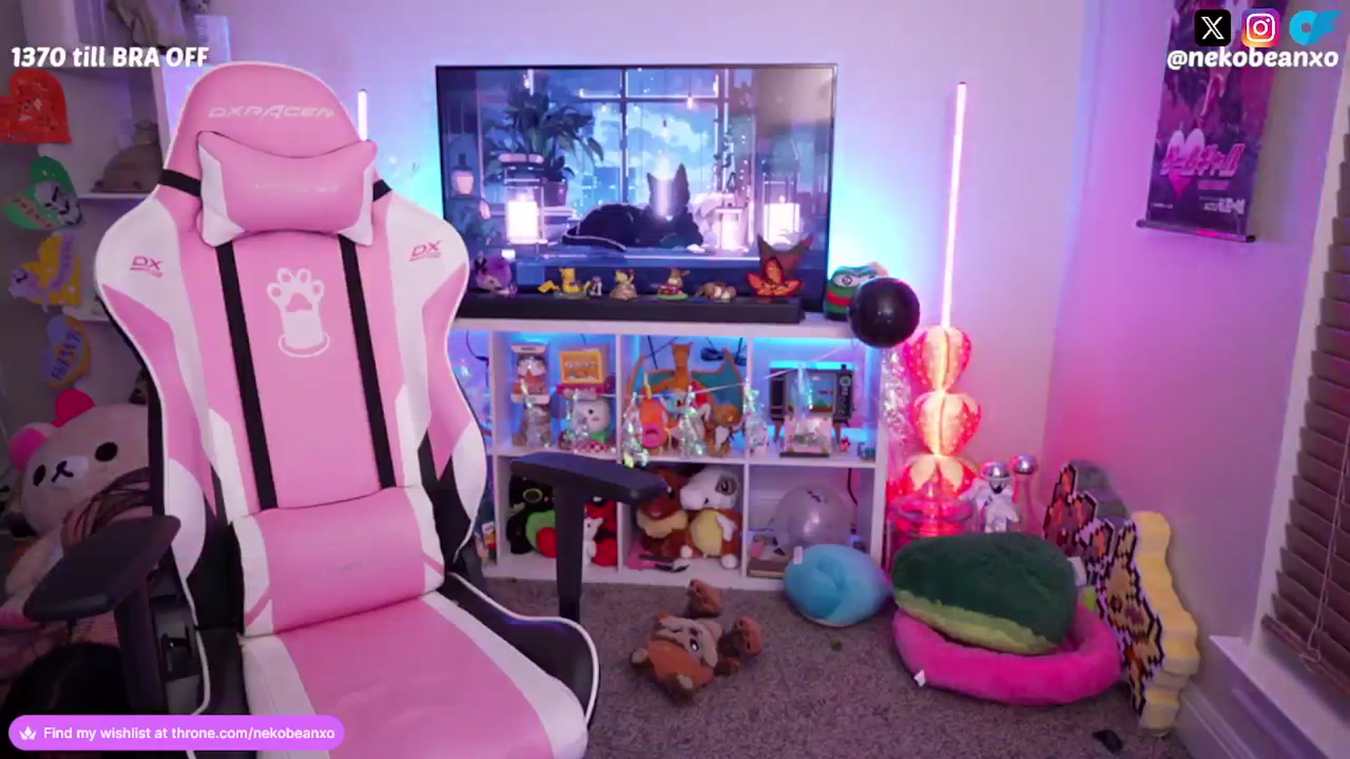 Gallery image thumbnail from Nekobeanxo's myfreecams stream on, 07/20/2024, 06:11 image 10 of 20