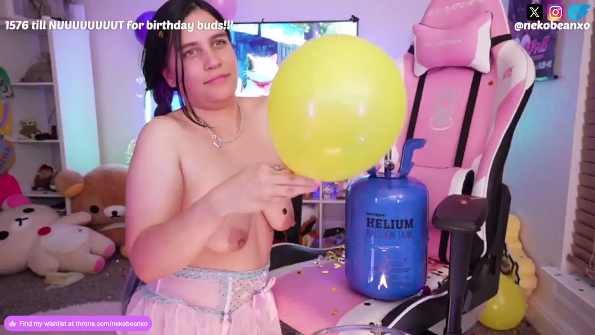 Gallery image thumbnail from Nekobeanxo's myfreecams stream on, 07/21/2024, 09:00 image 15 of 20