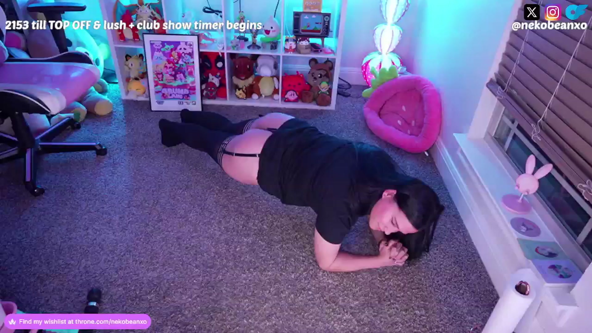 Gallery image thumbnail from Nekobeanxo's myfreecams stream on, 07/27/2024, 07:43 image 1 of 20