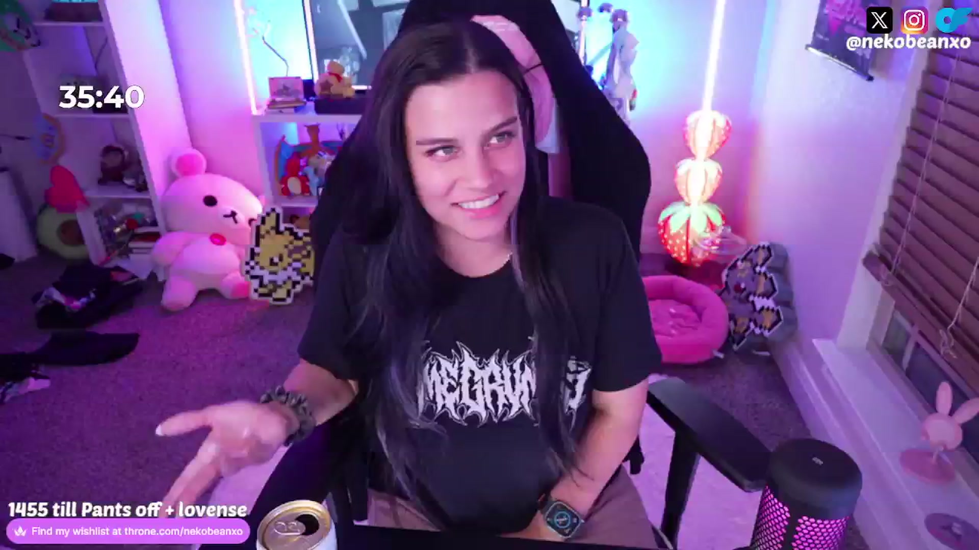 Gallery image thumbnail from Nekobeanxo's myfreecams stream on, 08/20/2024, 04:10 image 12 of 20