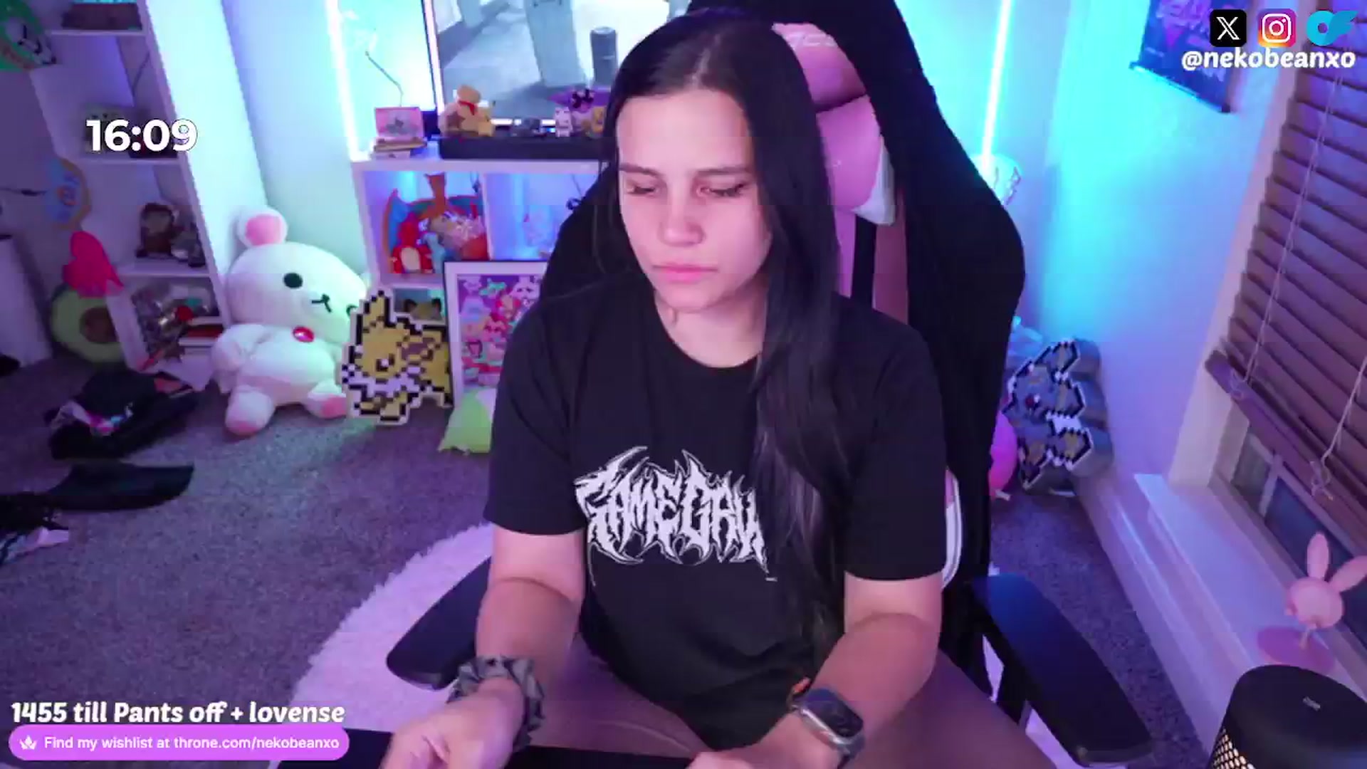 Gallery image thumbnail from Nekobeanxo's myfreecams stream on, 08/20/2024, 04:10 image 16 of 20