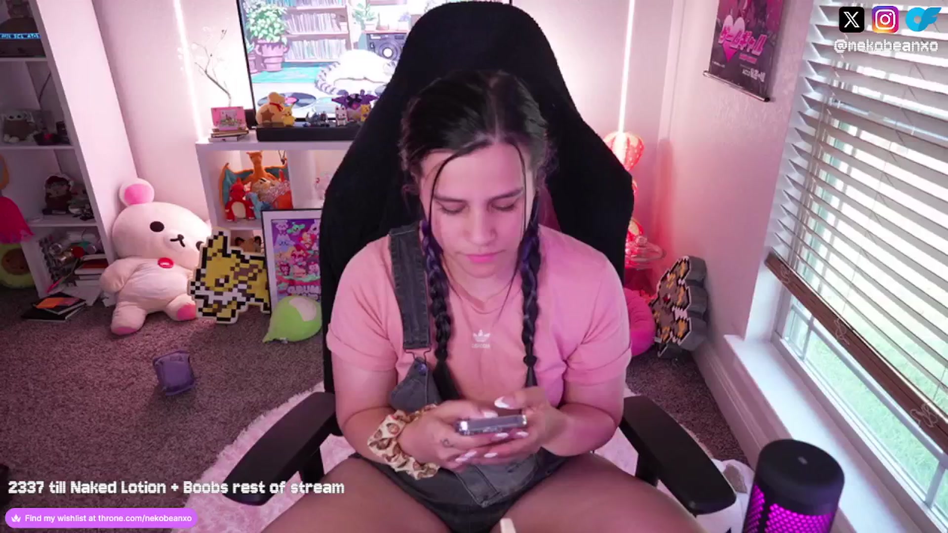 Gallery image thumbnail from Nekobeanxo's myfreecams stream on, 08/24/2024, 24:00 image 2 of 20