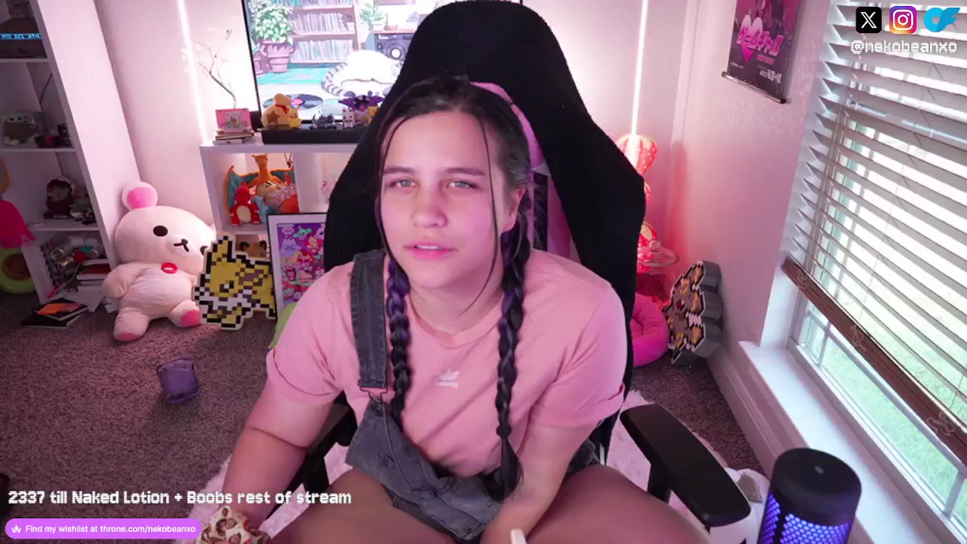 Gallery image thumbnail from Nekobeanxo's myfreecams stream on, 08/24/2024, 24:00 image 4 of 20