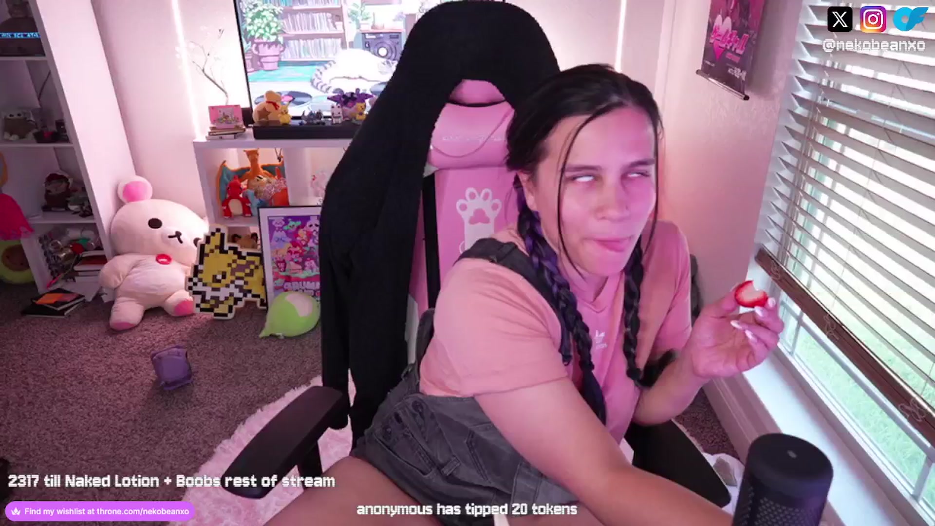 Gallery image thumbnail from Nekobeanxo's myfreecams stream on, 08/24/2024, 24:00 image 6 of 20