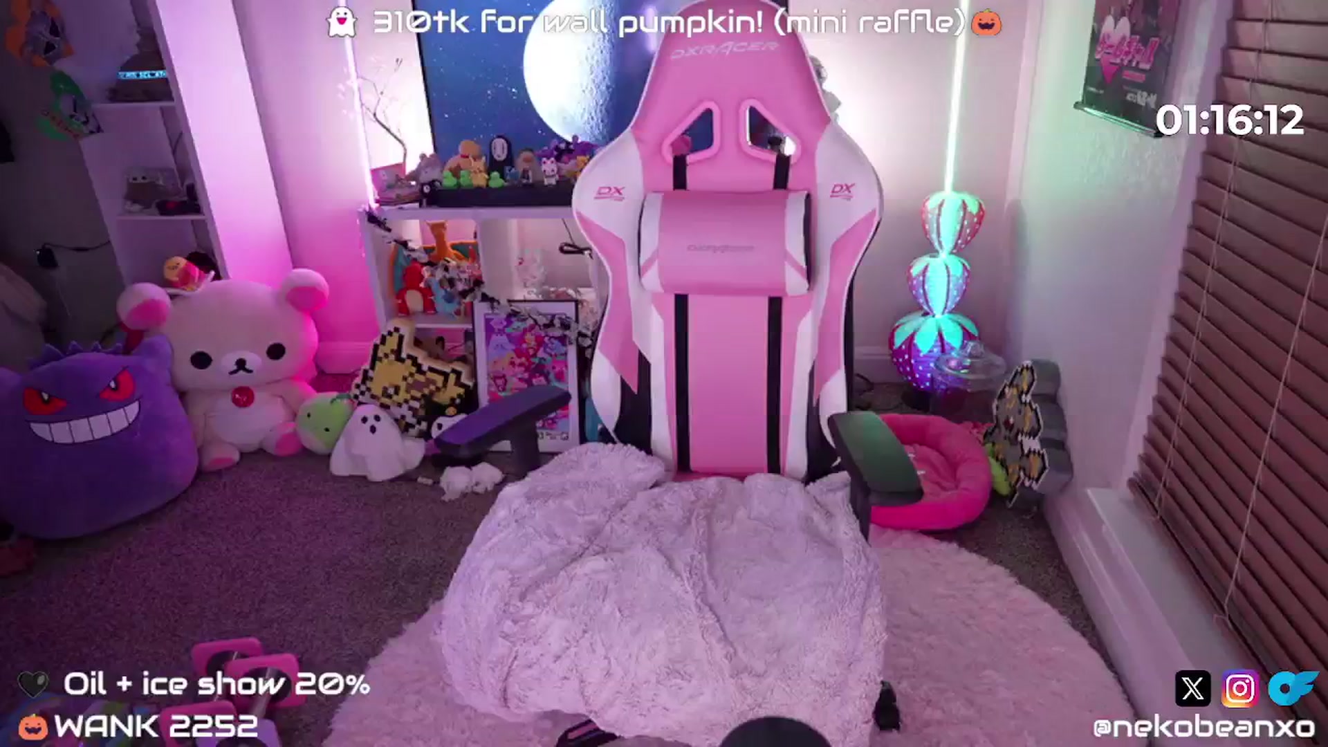 Gallery image thumbnail from Nekobeanxo's myfreecams stream on, 10/06/2024, 02:44 image 3 of 20