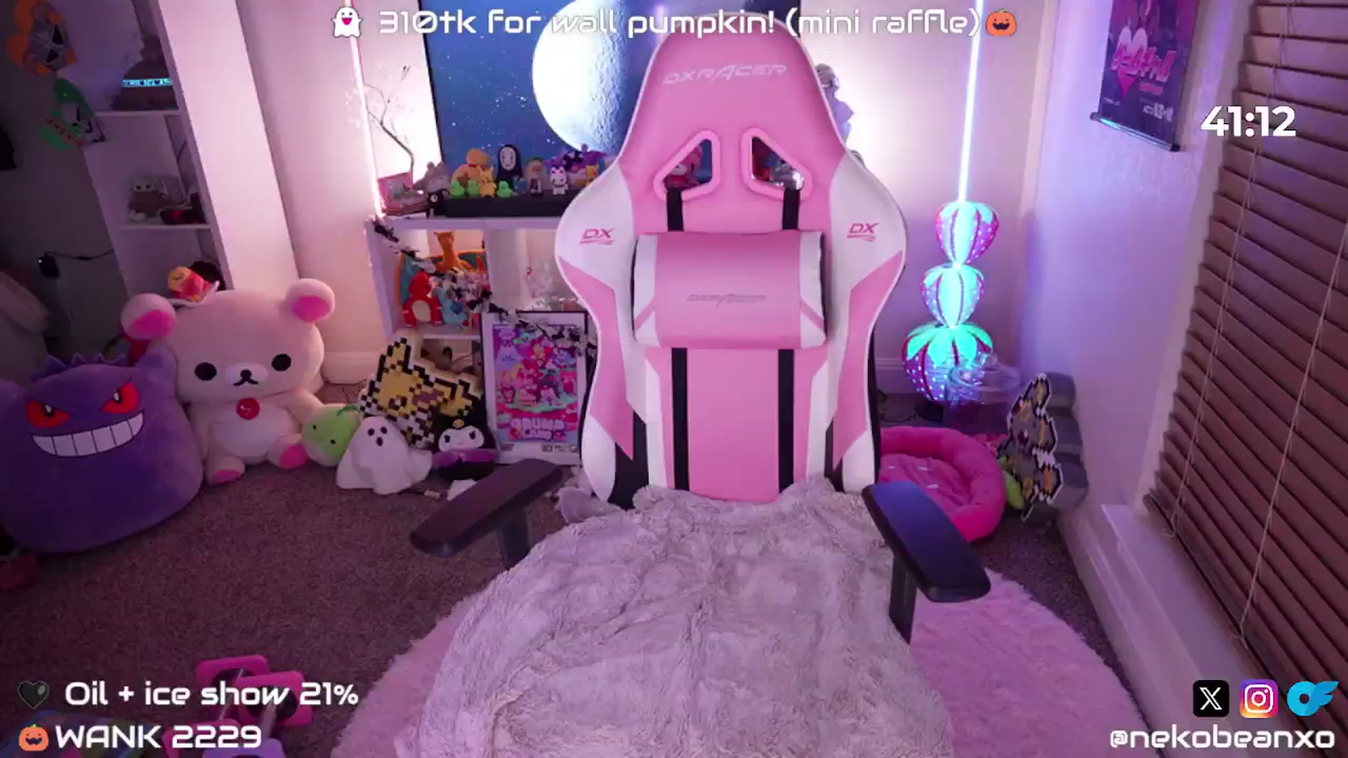 Gallery image thumbnail from Nekobeanxo's myfreecams stream on, 10/06/2024, 02:44 image 10 of 20
