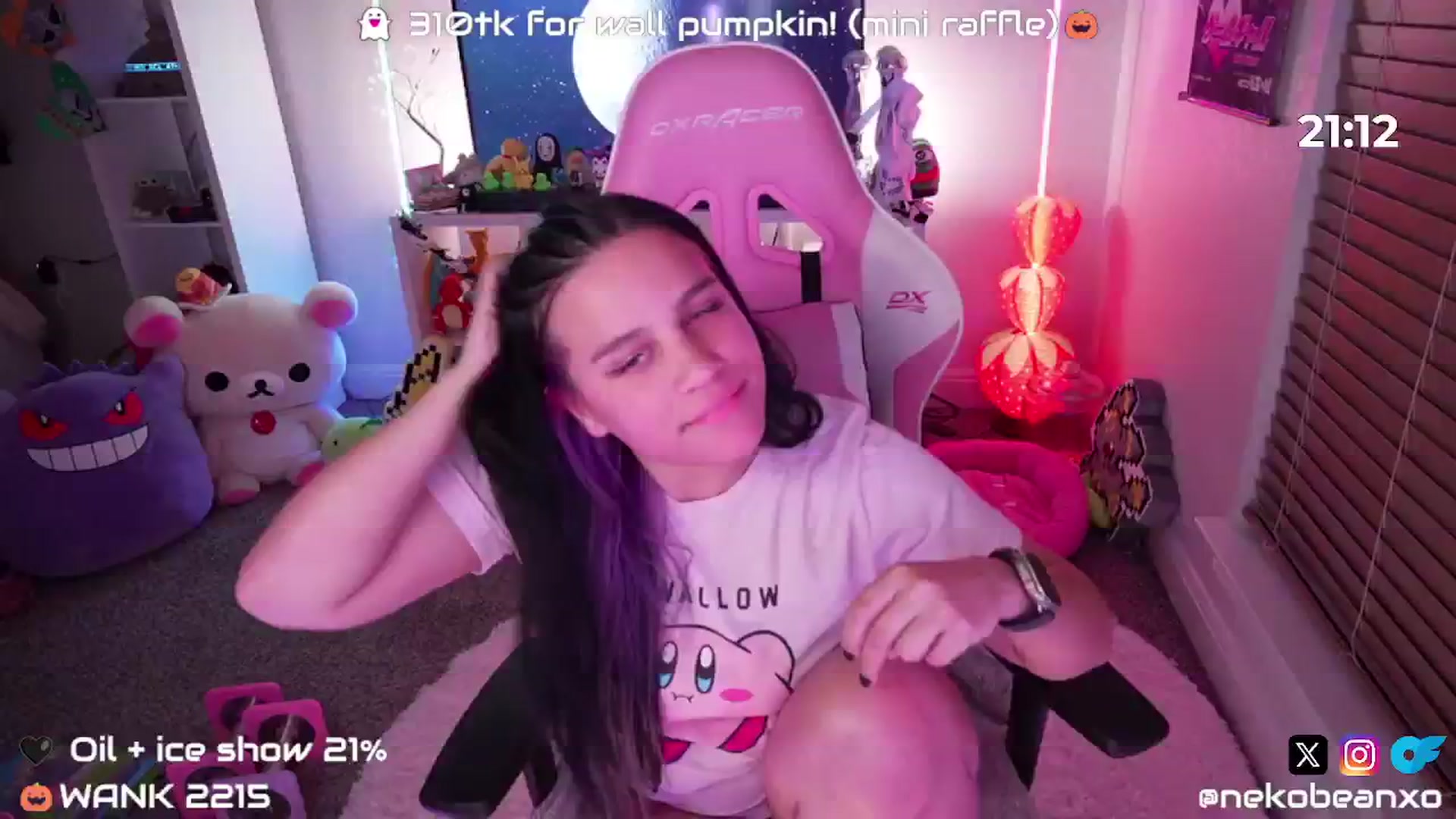 Gallery image thumbnail from Nekobeanxo's myfreecams stream on, 10/06/2024, 02:44 image 14 of 20