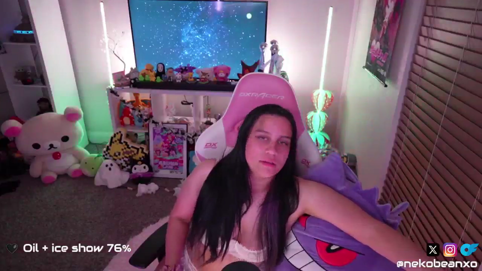 Gallery image thumbnail from Nekobeanxo's myfreecams stream on, 10/10/2024, 06:17 image 19 of 20