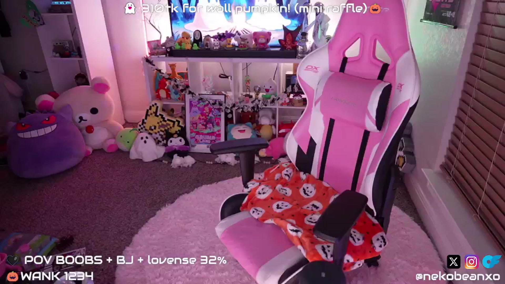 Gallery image thumbnail from Nekobeanxo's myfreecams stream on, 10/13/2024, 06:43 image 19 of 20